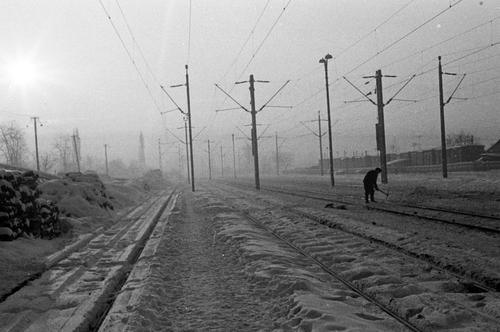 1970, Péterffy István, vasút, tél, hó, felsővezeték, Fortepan #142569