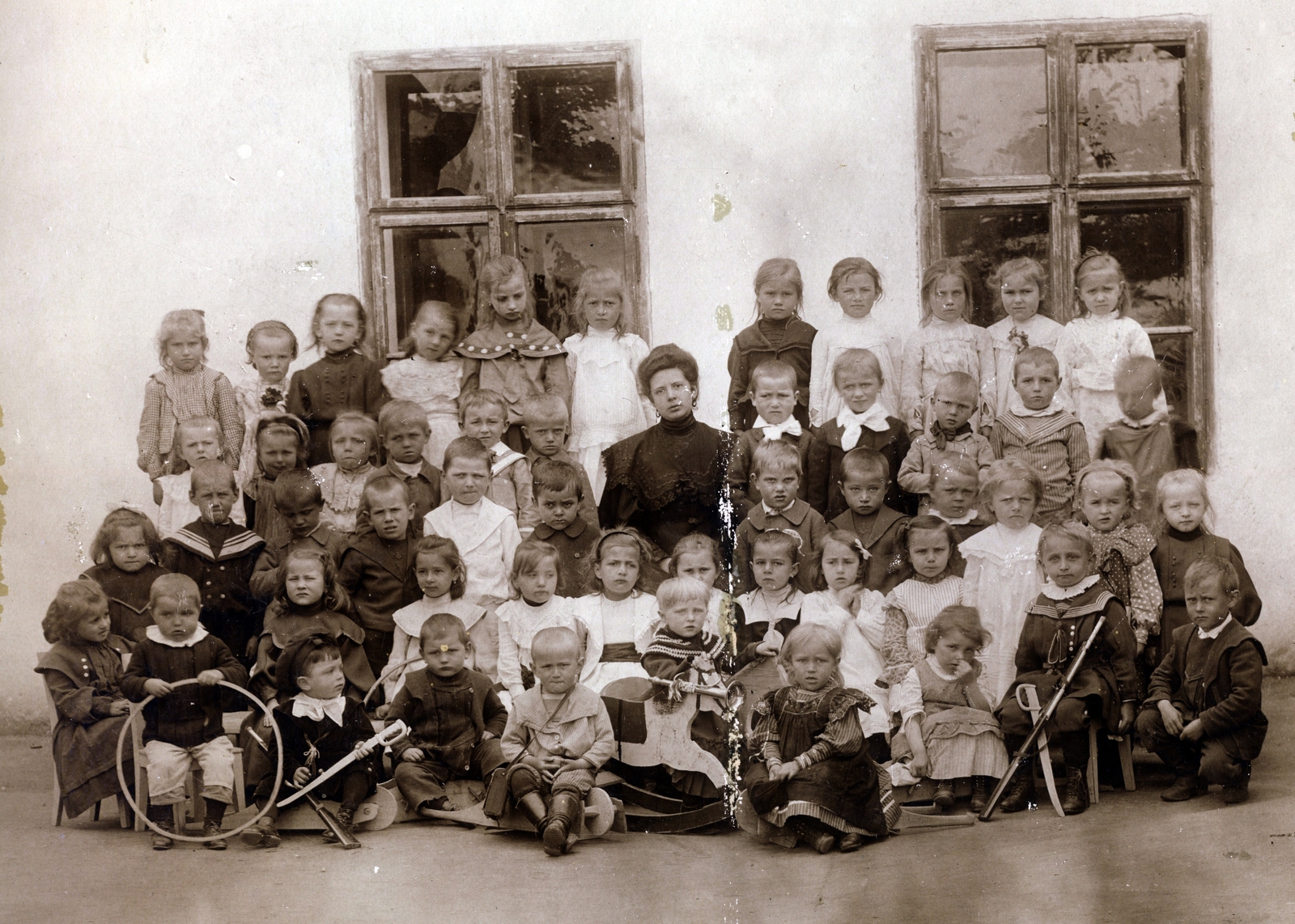 1906, Jezsuita Levéltár, osztálykép, hintaló, Fortepan #100001