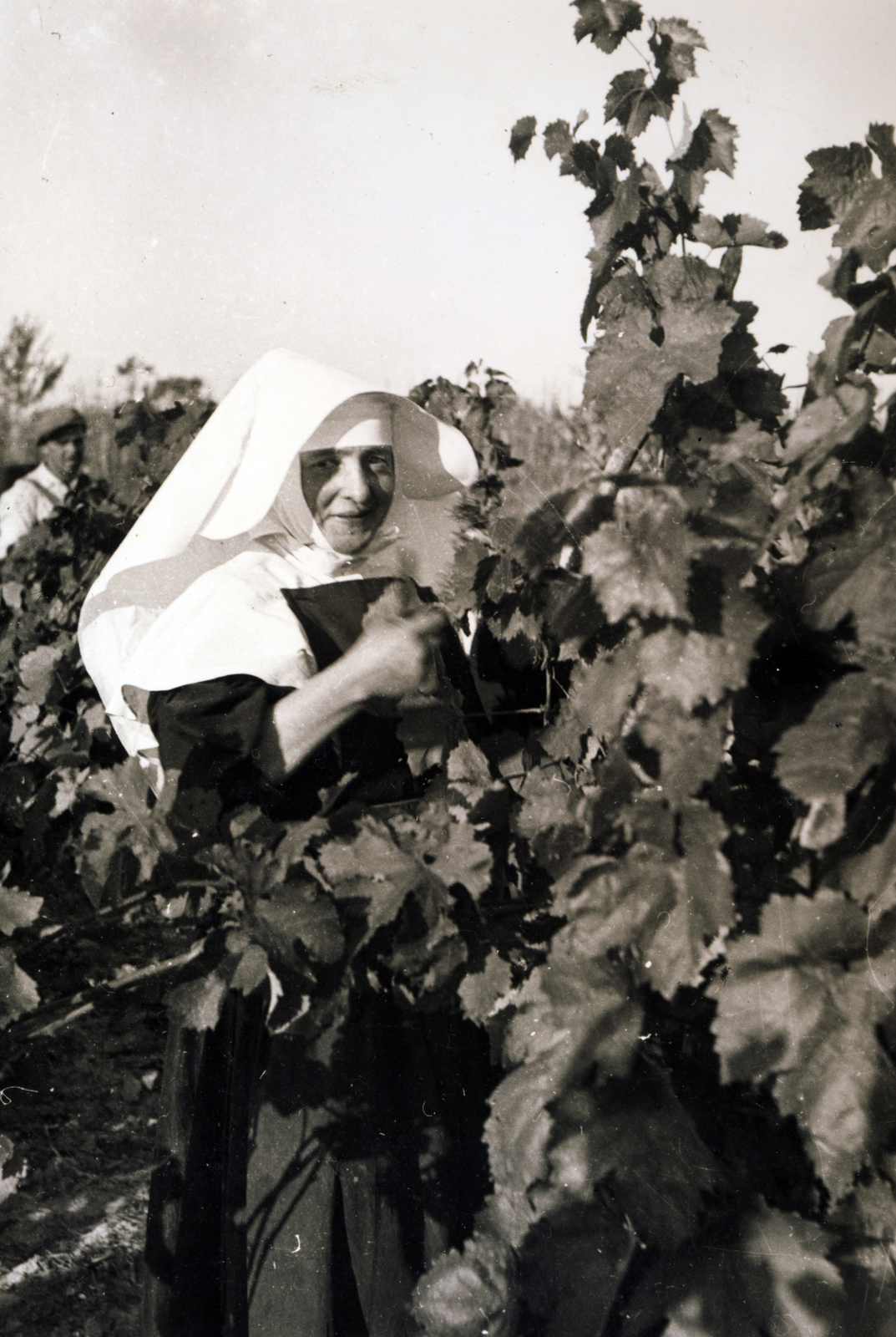 1941, Jezsuita Levéltár, nun, Fortepan #100016