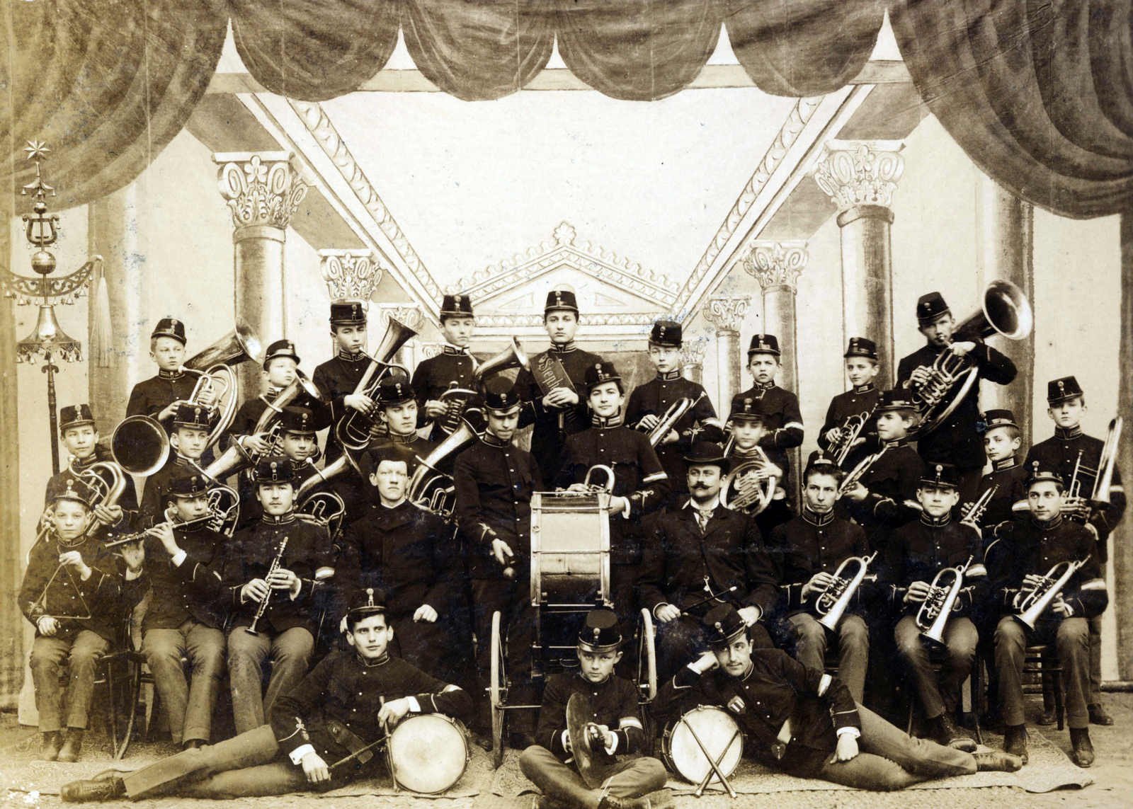 Hungary, Kalocsa, "A magyar diákok egyik legjelesebb zenekara. (A kalocsai konviktorokból toborozva.)", 1906, Jezsuita Levéltár, musical instrument, military band, Fortepan #100030