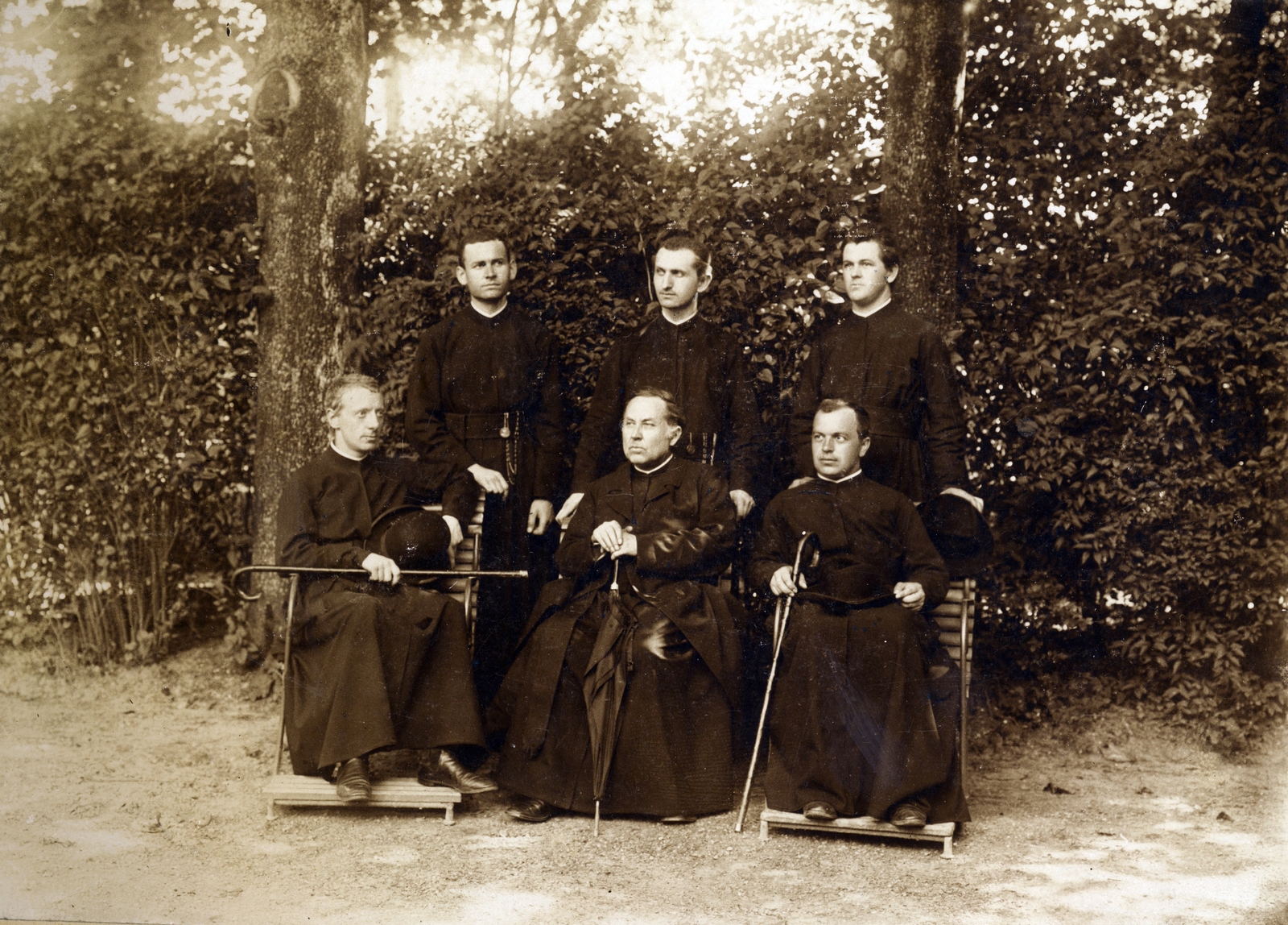 1905, Jezsuita Levéltár, pap, sétabot, reverenda, jezsuita, kalap kézben, Fortepan #100127