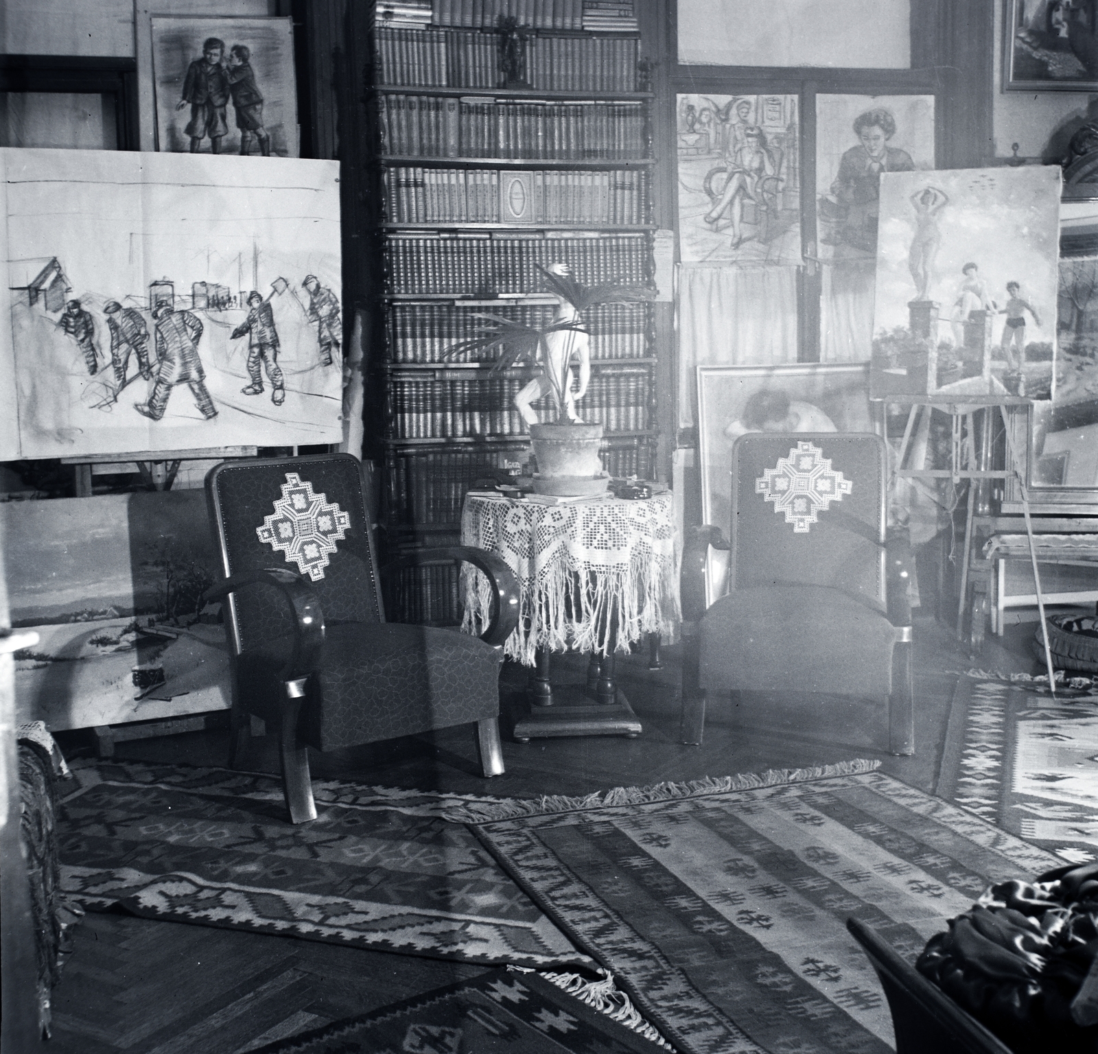 1943, Kurutz Márton, carpet, painting, interior, bookshelf, easel, china, lace, erroneous photo, Fortepan #10020
