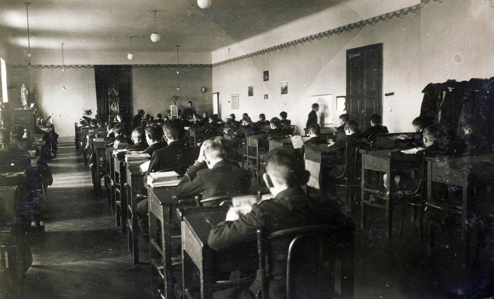 1922, Jezsuita Levéltár, school, classroom, interior, tonett, school desk, Fortepan #100367
