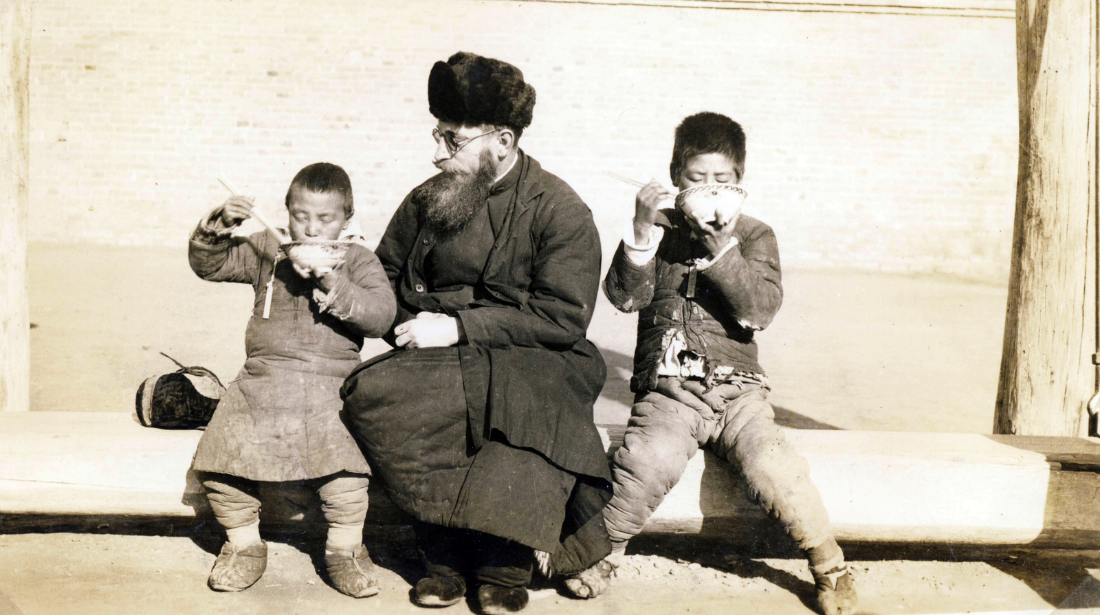 Kína, Daming / Taming, Litványi (később Lidoni) György jezsuita szerzetes a magyar jezsuita misszió iskolájában., 1937, Jezsuita Levéltár, tanár, szőrmesapka, misszionárius, Fortepan #100382