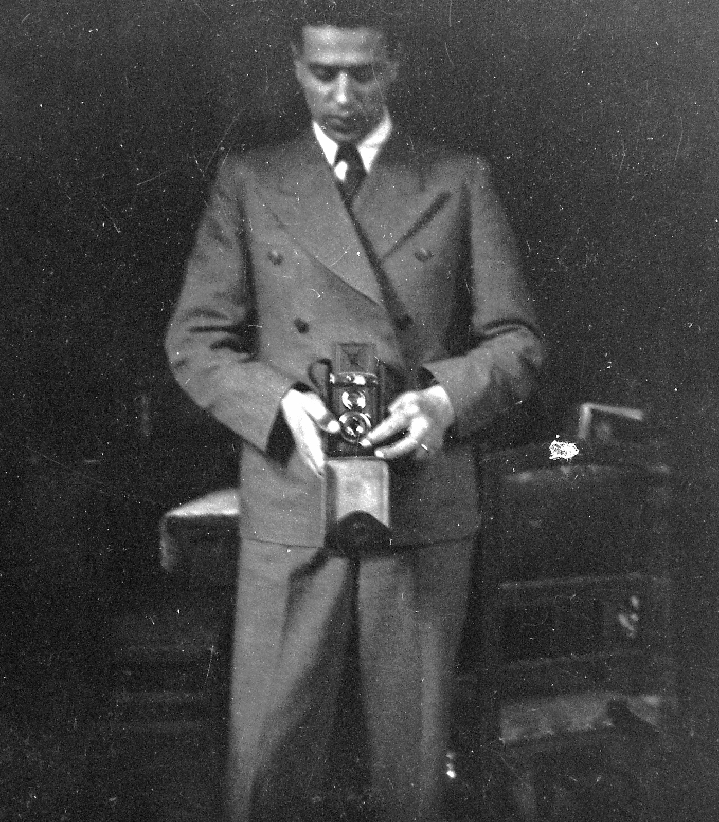 1943, Kurutz Márton, fényképezőgép, fotózás, önarckép, Voigtländer-márka, dupla soros kabát, Fortepan #10040