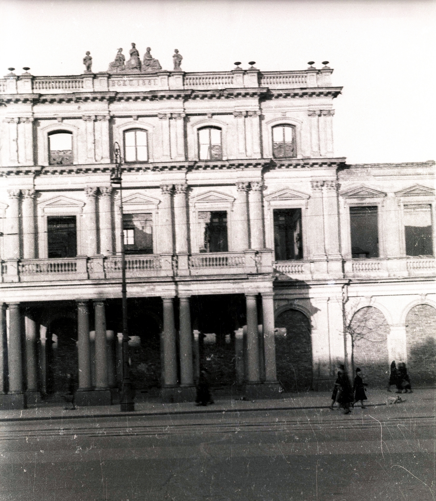 Poland, Warsaw, Aleje Jerozolimskie, a Bécsi pályaudvar (Dworzec Wiedeński) romos épülete., 1944, Jezsuita Levéltár, train station, Enrico Marconi-design, Fortepan #100437