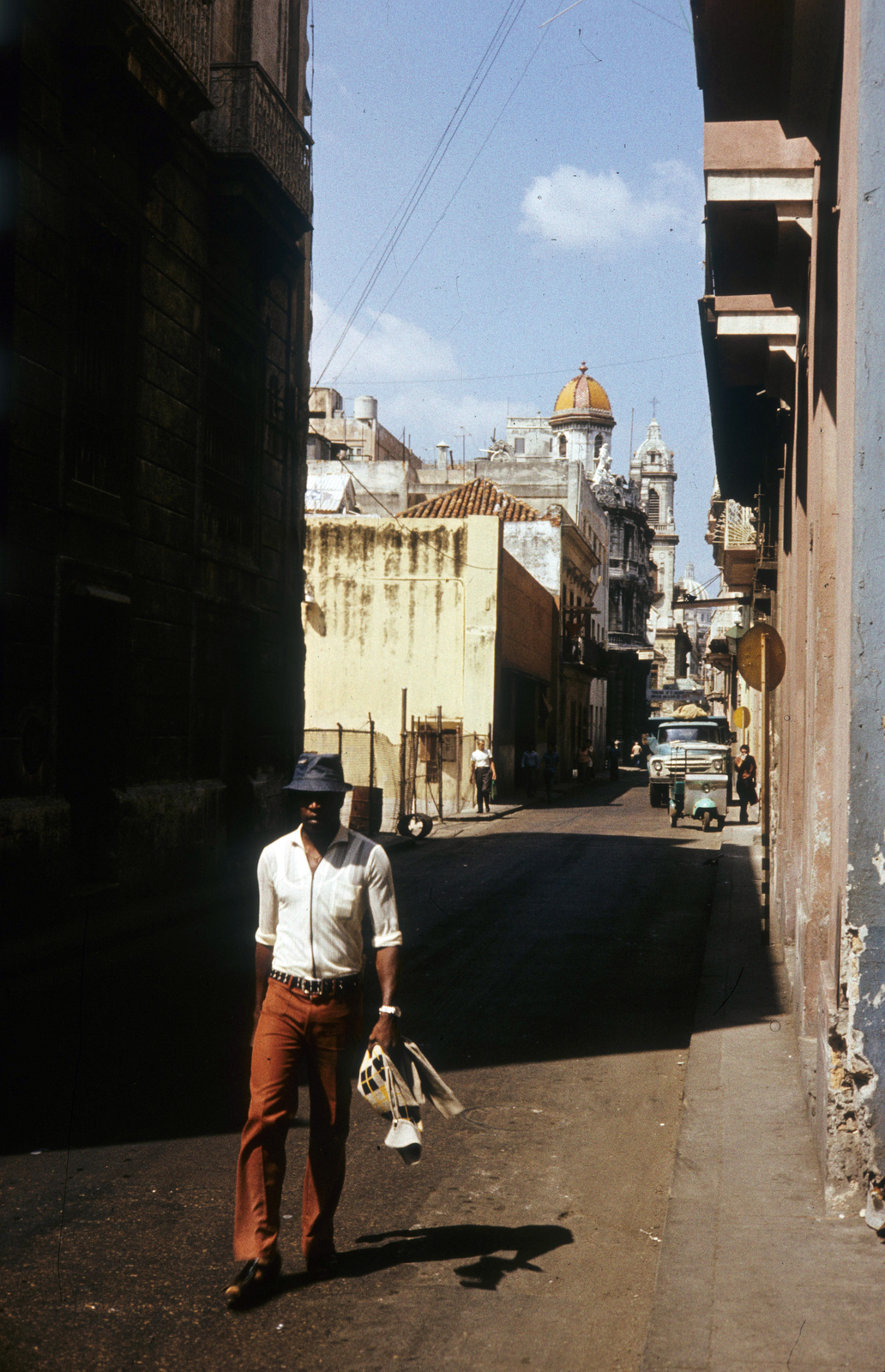 Cuba, Havana, középen a Convento de Santa Clara tornya, mögötte a Kapitólium kupolája., 1975, Ormos Imre Alapítvány, dr  Dalányi László, colorful, Fortepan #100594