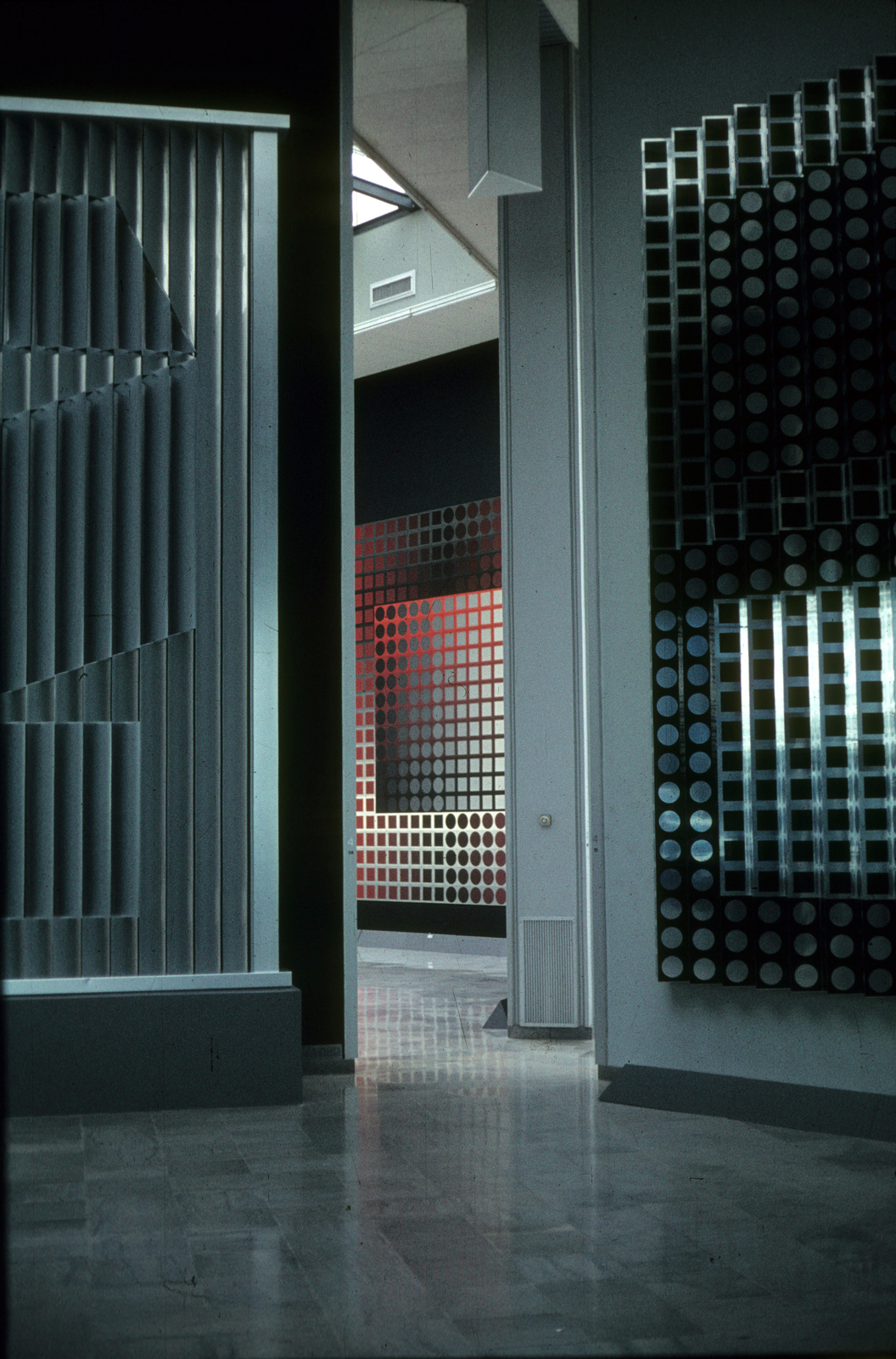 France, Aix-en-Provence, Vásárhelyi Győző (Victor Vasarely) magyar-francia festő alapítványi múzeuma., 1977, Ormos Imre Alapítvány, dr  Dalányi László, colorful, modern art, Fortepan #100607