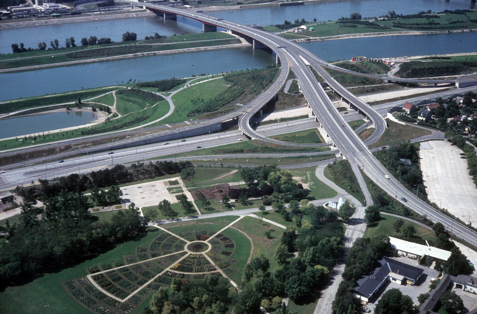 Ausztria, Bécs, Brigittenauer híd a Donauturmból nézve., 1979, Ormos Imre Alapítvány, dr Dalányi László, színes, Fortepan #100624