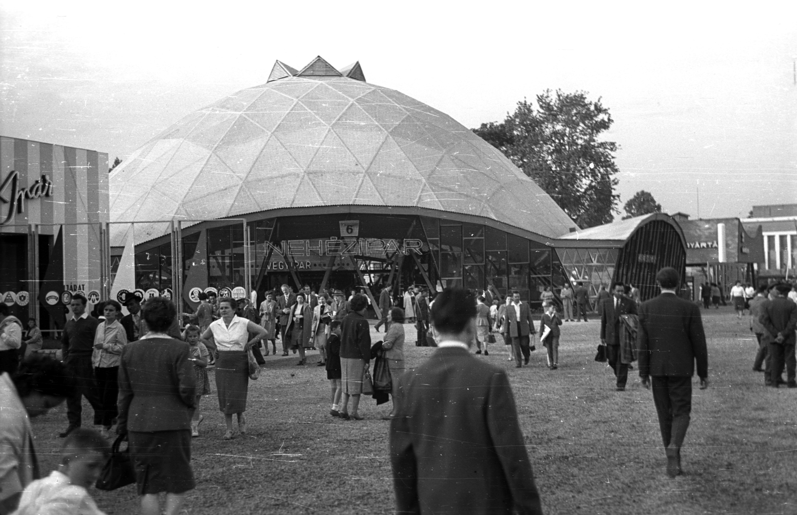 Magyarország, Városliget,Budapesti Ipari Vásár, Budapest XIV., a Nehézipari Minisztérium pavilonja., 1962, Dobóczi Zsolt, Budapest, vegyipar, nehézipar, Fortepan #100705