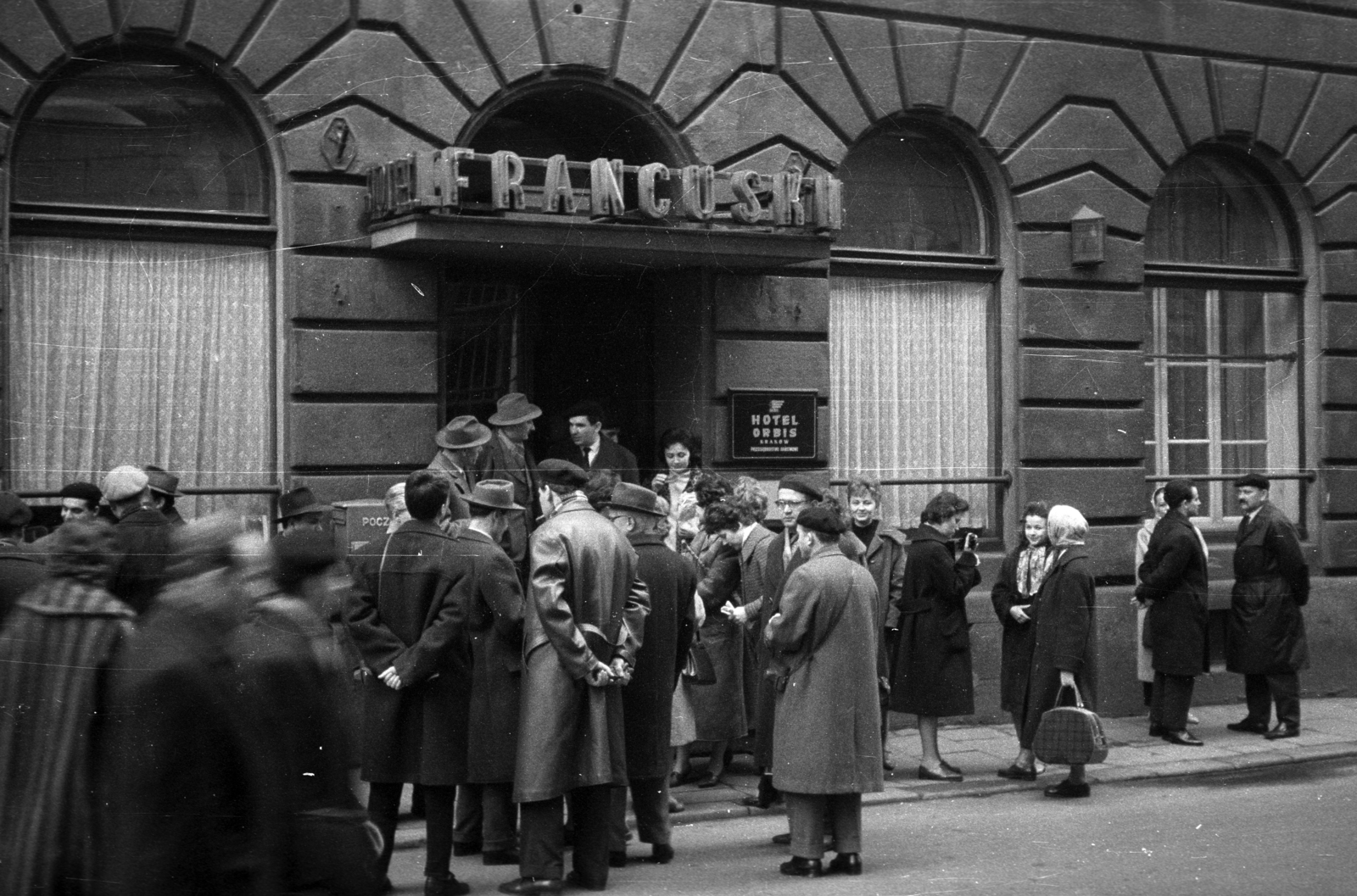 Lengyelország, Krakkó, ulica Pijarska, a Hotel Francuski bejárata., 1962, Dobóczi Zsolt, Fortepan #100718