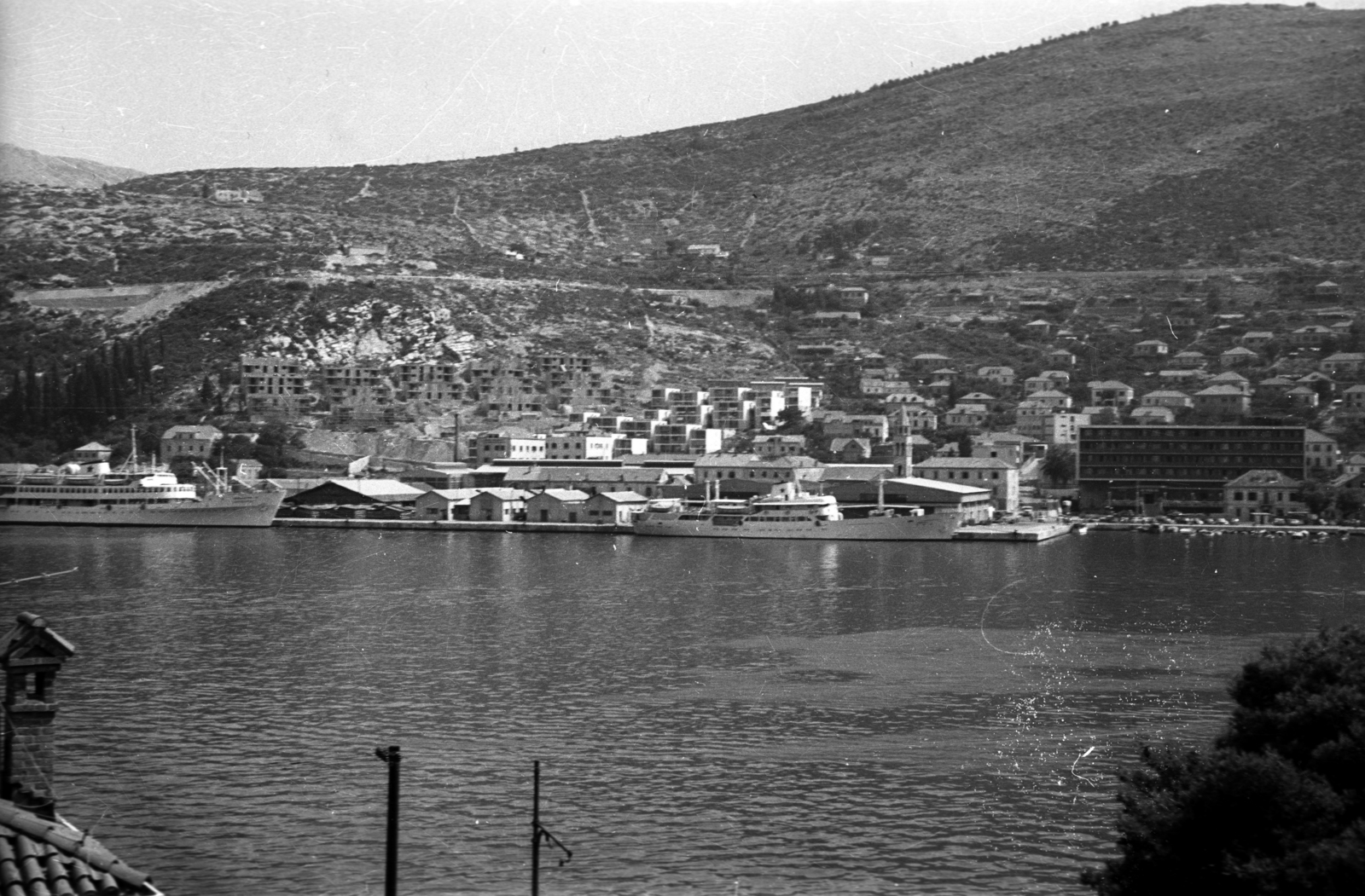 Horvátország,Adria, Dubrovnik, szemben a Gruž kikötő., 1963, Dobóczi Zsolt, Fortepan #100724