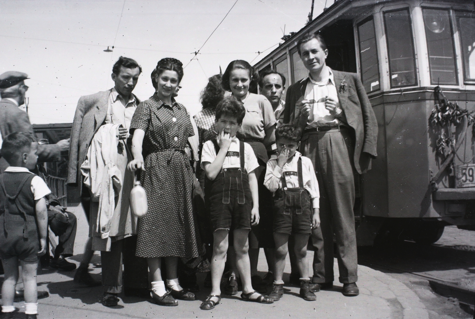 Hungary, Budapest XI.,Budapest XII., az 59-es villamos-végállomása a Farkasréti temető felső bejáratánál a mai Márton Áron térnél., 1939, Dobóczi Zsolt, tram, Budapest, public transport line number, Fortepan #100788