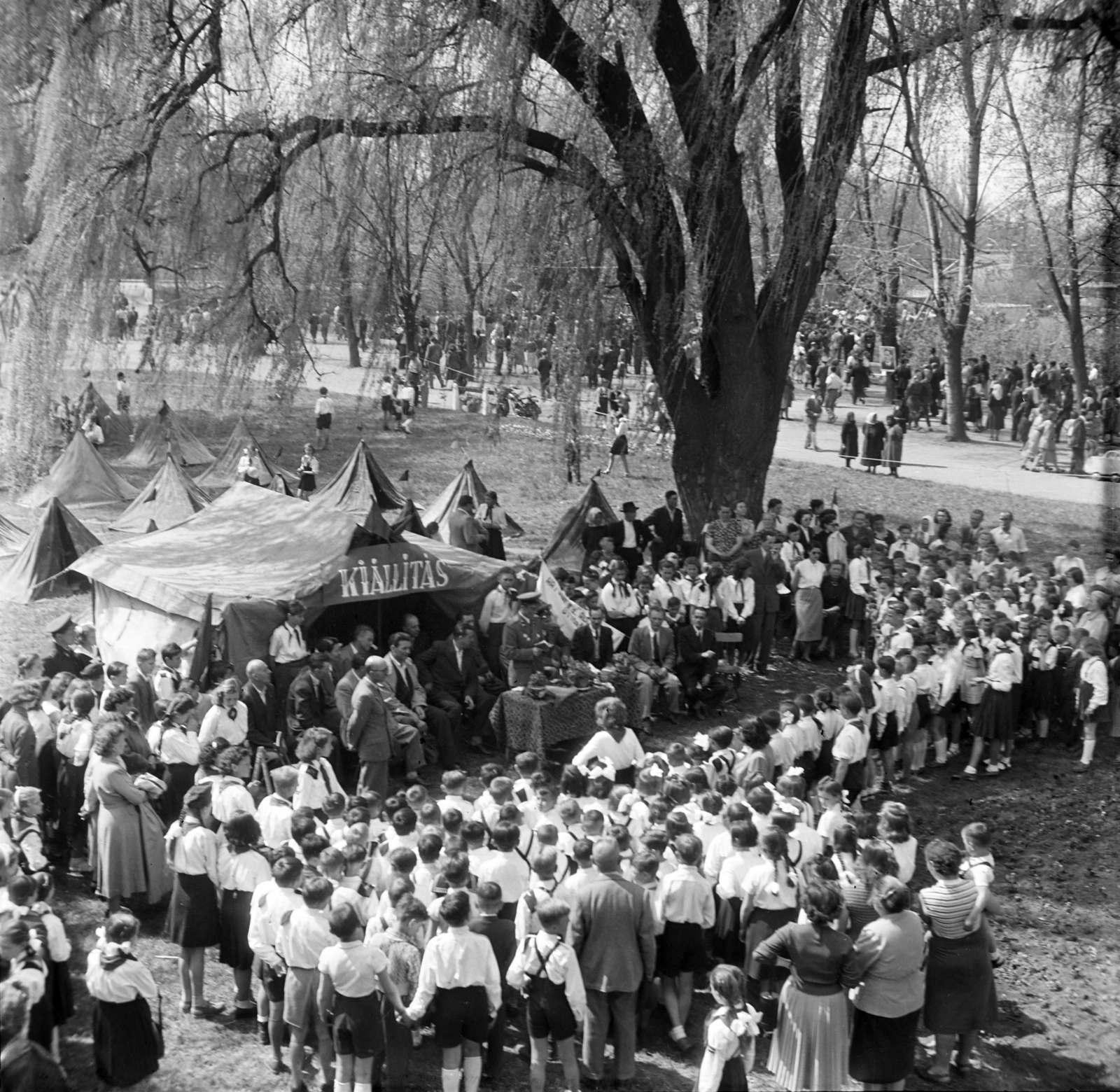 1950, Kurutz Márton, pioneer, flag, festive, Fortepan #10110