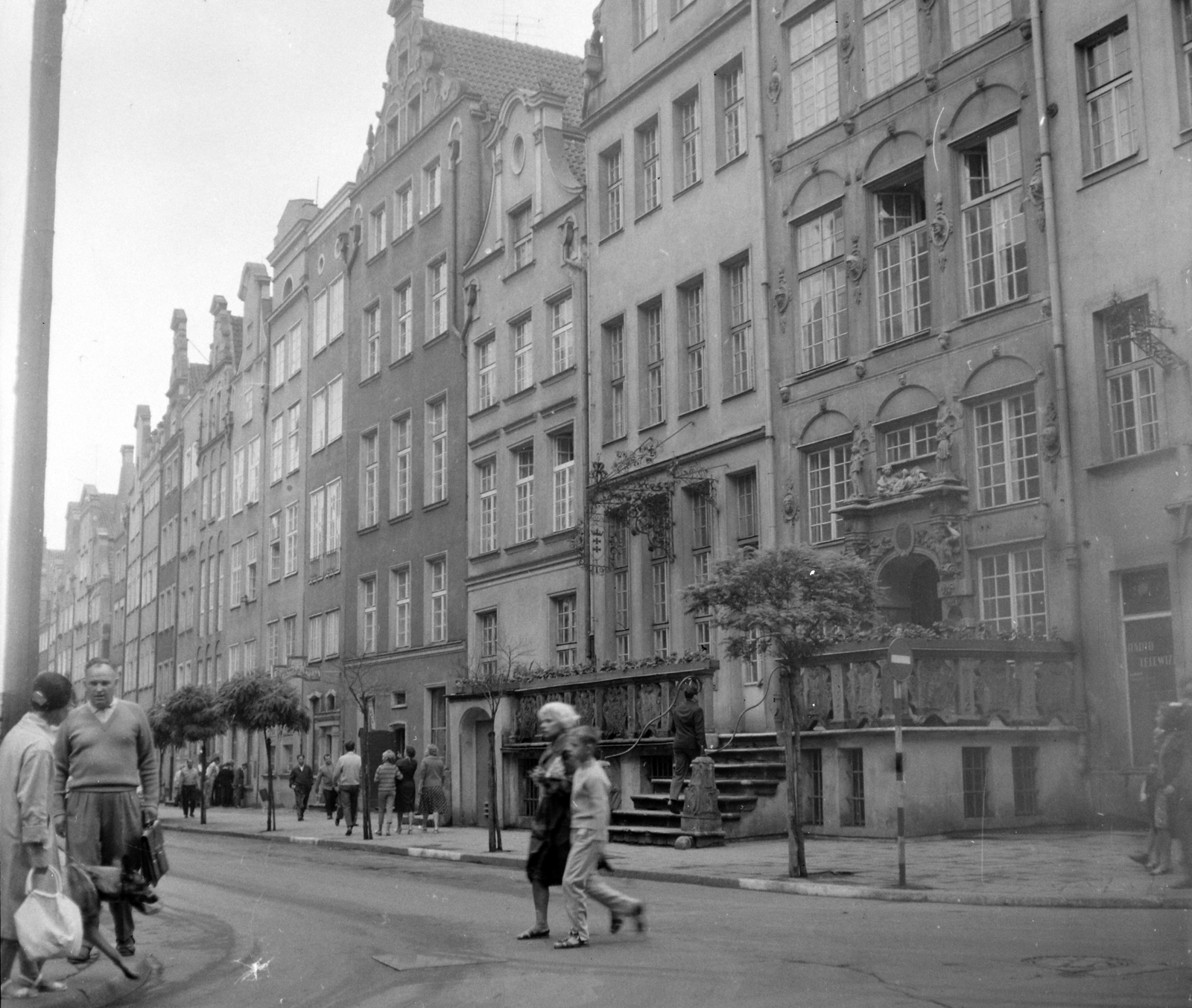 Poland, Gdańsk, ulica Piwna az ulica Kołodziejska saroktól nézve., 1963, Magyar Pál, pedestrian, street view, Fortepan #101308