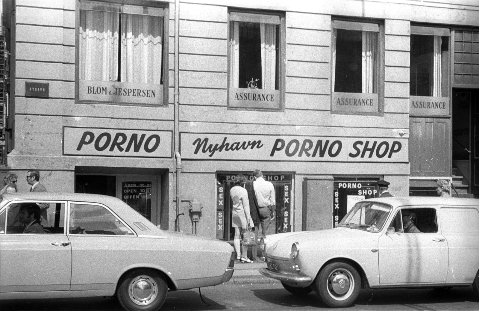 Denmark, Copenhagen, Nyhavn - Toldbodgade sarok., 1973, Magyar Pál, Volkswagen-brand, erotica, Fortepan #101333