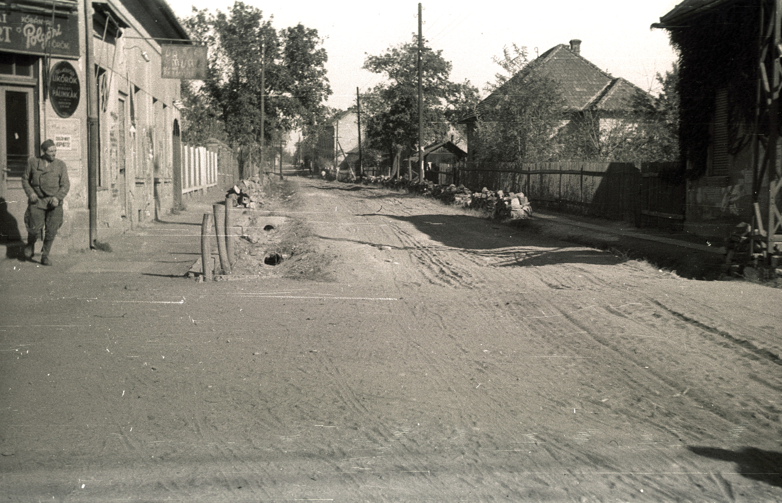 Hungary, Budapest XVI., Margit utca., 1947, Győző József, Budapest, street view, dirt road, Fortepan #101650