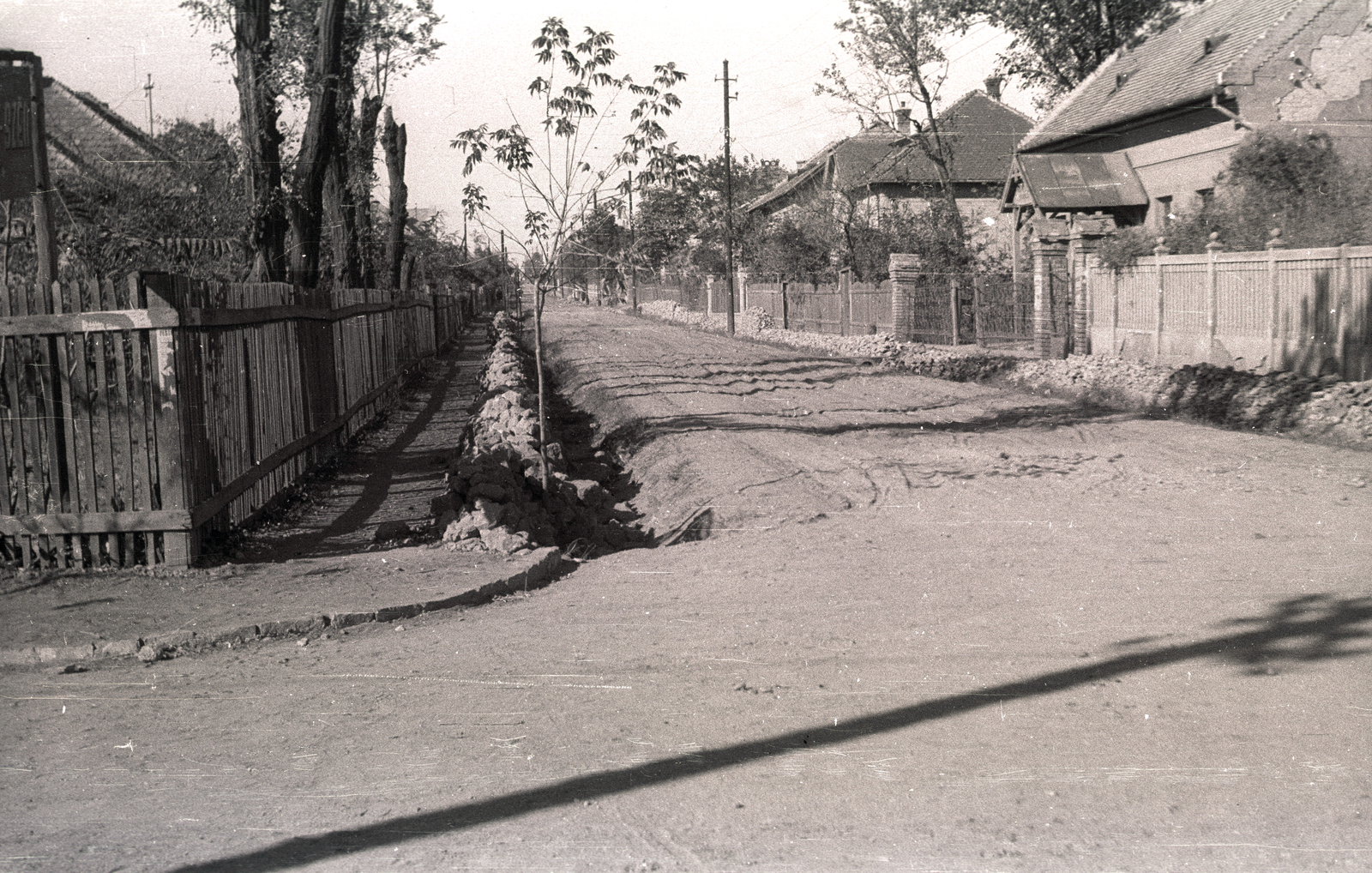 Hungary, Budapest XVI., Margit utca., 1947, Győző József, Budapest, street view, dirt road, Fortepan #101652