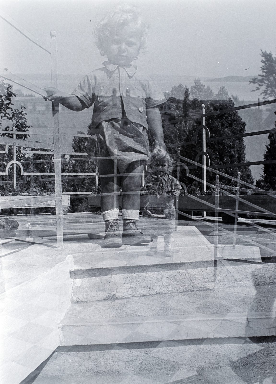 Hungary, Balatonföldvár, nyaraló a magasparton., 1940, Kurutz Márton, erroneous photo, Fortepan #10175
