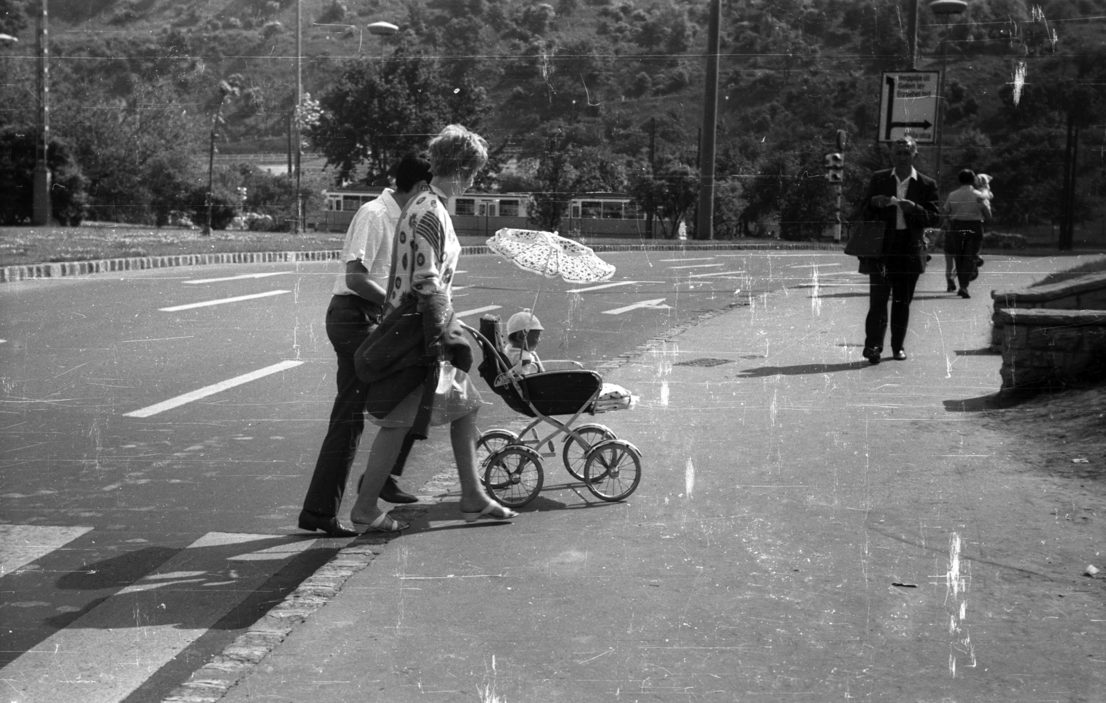 Hungary, Budapest I., Apród utca az Attila út felé nézve., 1965, Sugár Ferenc, baby carriage, road signs, signal, tram, Budapest, crosswalk, Fortepan #101754