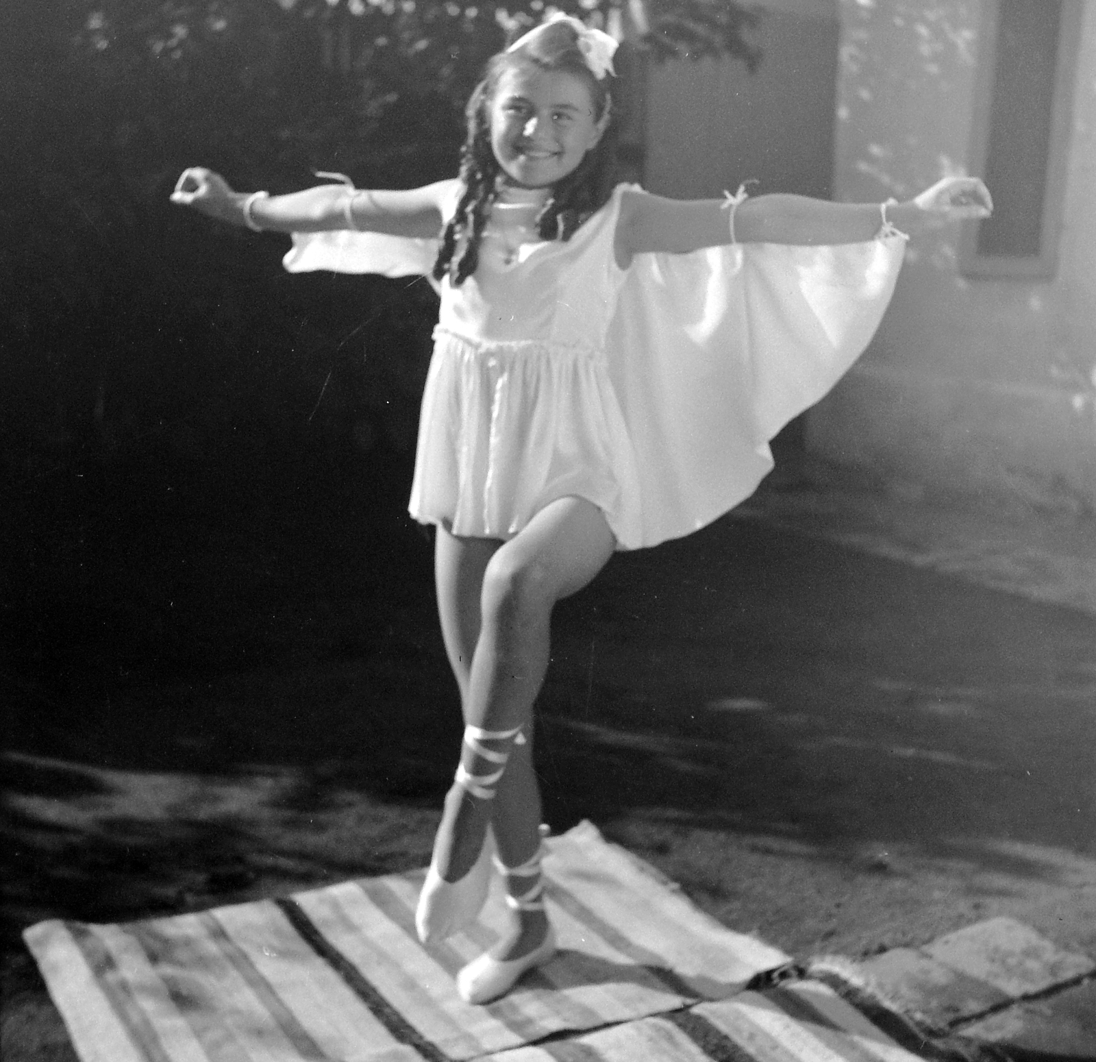 1940, Kurutz Márton, ballet shoes, Fortepan #10180