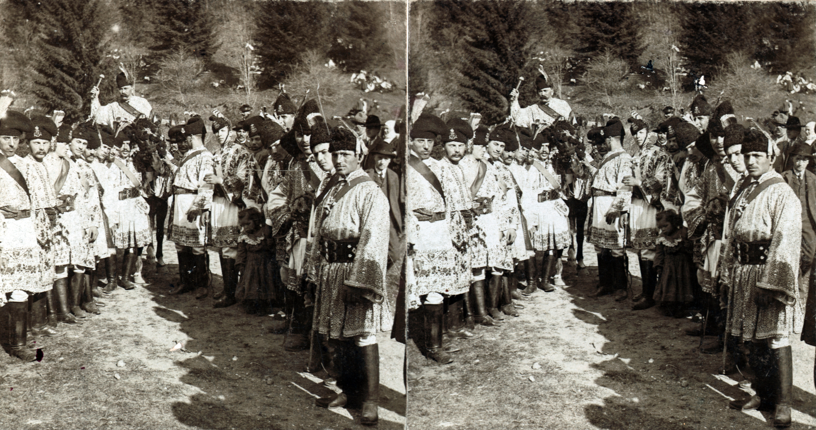 Románia,Erdély, Brassó, oláhok (zsunik) a város környékén., 1905, Fortepan/Album007, sztereófotó, román népviselet, népszokás, calusari tánc, Fortepan #101885