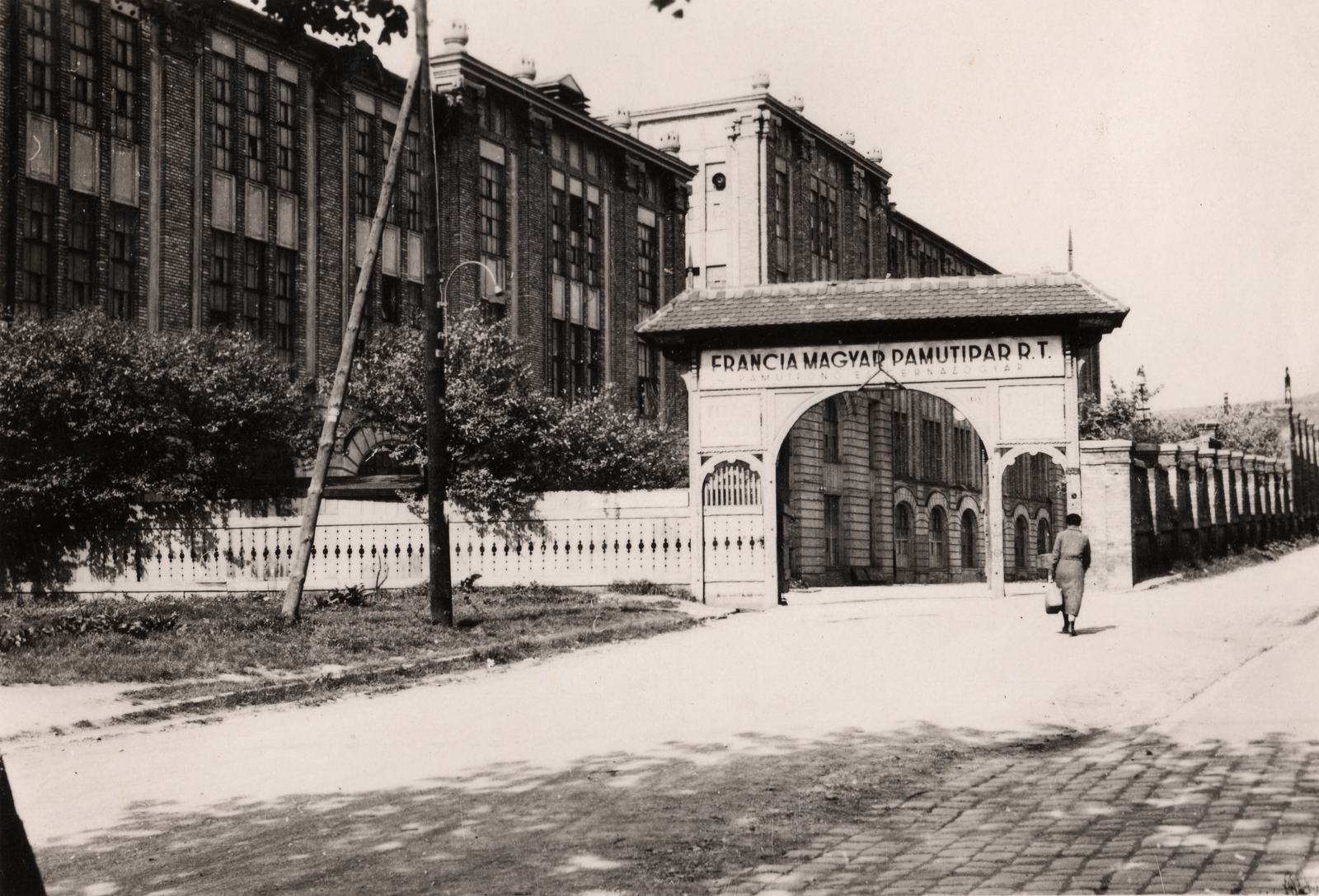 Hungary, Budapest XI., Bocskai út a Budaörsi út irányába nézve. Francia Magyar Pamutipar Rt. Pamutfonó és Cérnázógyár., 1938, Szebenyi Miklós, Budapest, Fortepan #101945