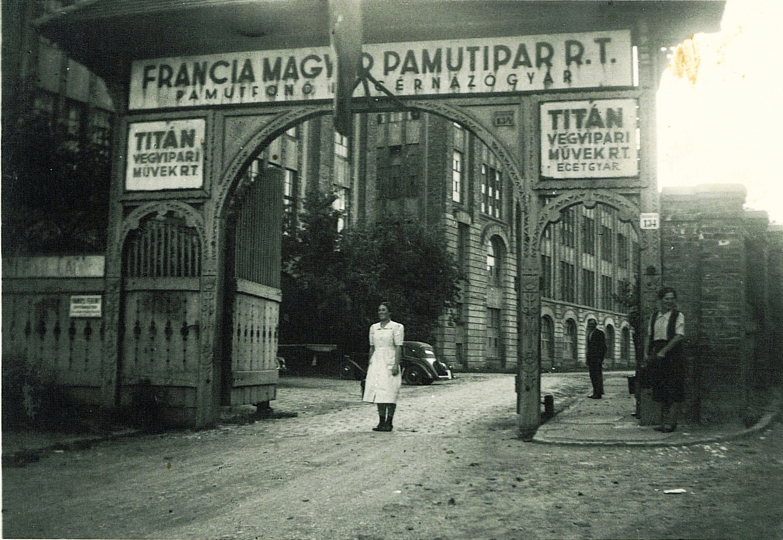 Hungary, Budapest XI., Bocskai út 134., Francia Magyar Pamutipar Rt. Pamutfonó és Cérnázógyár., 1938, Szebenyi Miklós, Budapest, textile industry, sekler gate, Fortepan #101946