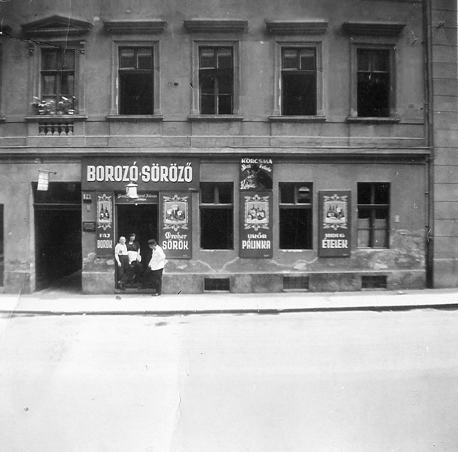 Magyarország, Budapest IX., Lónyay utca 56., 1937, Lajtai László, borozó, Dreher-márka, kocsma, söröző, Budapest, üzletportál, Fortepan #101955