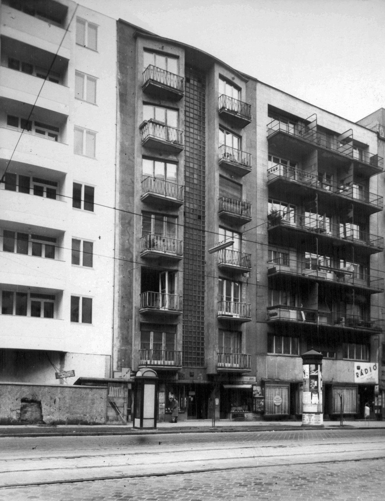 Hungary, Budapest II., Margit körút (Mártírok útja) 59. és 57. A kép forrását kérjük így adja meg: Fortepan / Budapest Főváros Levéltára. Levéltári jelzet: HU_BFL_XV_19_c_11HU_BFL_XV_19_c_11, 1960, Budapest Főváros Levéltára / Városrendezési és Építészeti Osztályának fényképei, A Fővárosi Tanács VB Városrendezési és Építészeti Osztályának, Budapest, phone booth, Fortepan #102017