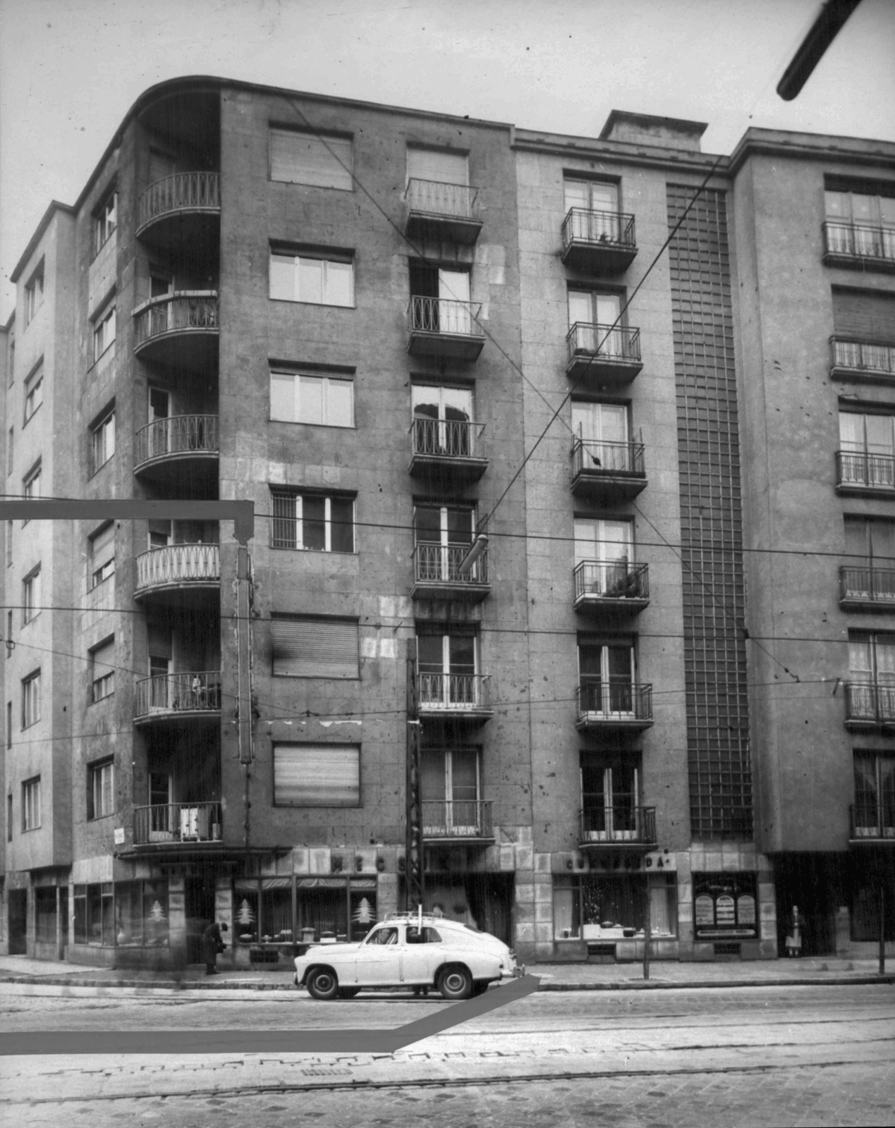 Hungary, Budapest II., Margit körút (Mártírok útja) 73. és 71., balra a Kis Rókus utca torkolata. A kép forrását kérjük így adja meg: Fortepan / Budapest Főváros Levéltára. Levéltári jelzet: HU_BFL_XV_19_c_11, 1960, Budapest Főváros Levéltára / Városrendezési és Építészeti Osztályának fényképei, A Fővárosi Tanács VB Városrendezési és Építészeti Osztályának, pastry shop, Budapest, Fortepan #102022