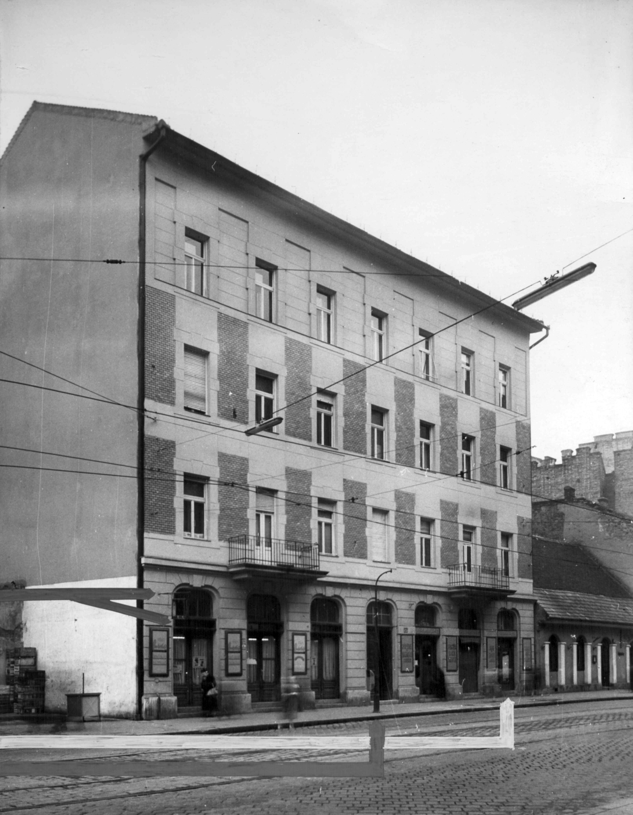Hungary, Budapest II., Margit körút (Mártírok útja) 12. A kép forrását kérjük így adja meg: Fortepan / Budapest Főváros Levéltára. Levéltári jelzet: HU_BFL_XV_19_c_11, 1960, Budapest Főváros Levéltára / Városrendezési és Építészeti Osztályának fényképei, A Fővárosi Tanács VB Városrendezési és Építészeti Osztályának, Budapest, hairdresser, Fortepan #102026