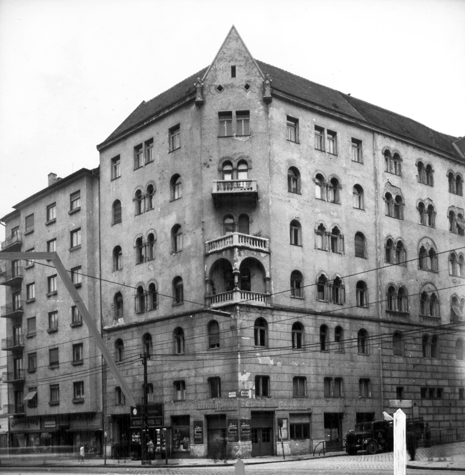Hungary, Budapest II., Margit körút (Mártírok útja) - Kapás utca sarok, szemben látható az egykori szabadköműves Galilei-páholy páholyházzal egybeépített bérháza., 1960, Budapest Főváros Levéltára / Városrendezési és Építészeti Osztályának fényképei, A Fővárosi Tanács VB Városrendezési és Építészeti Osztályának, Budapest, freemasonry, Fortepan #102041