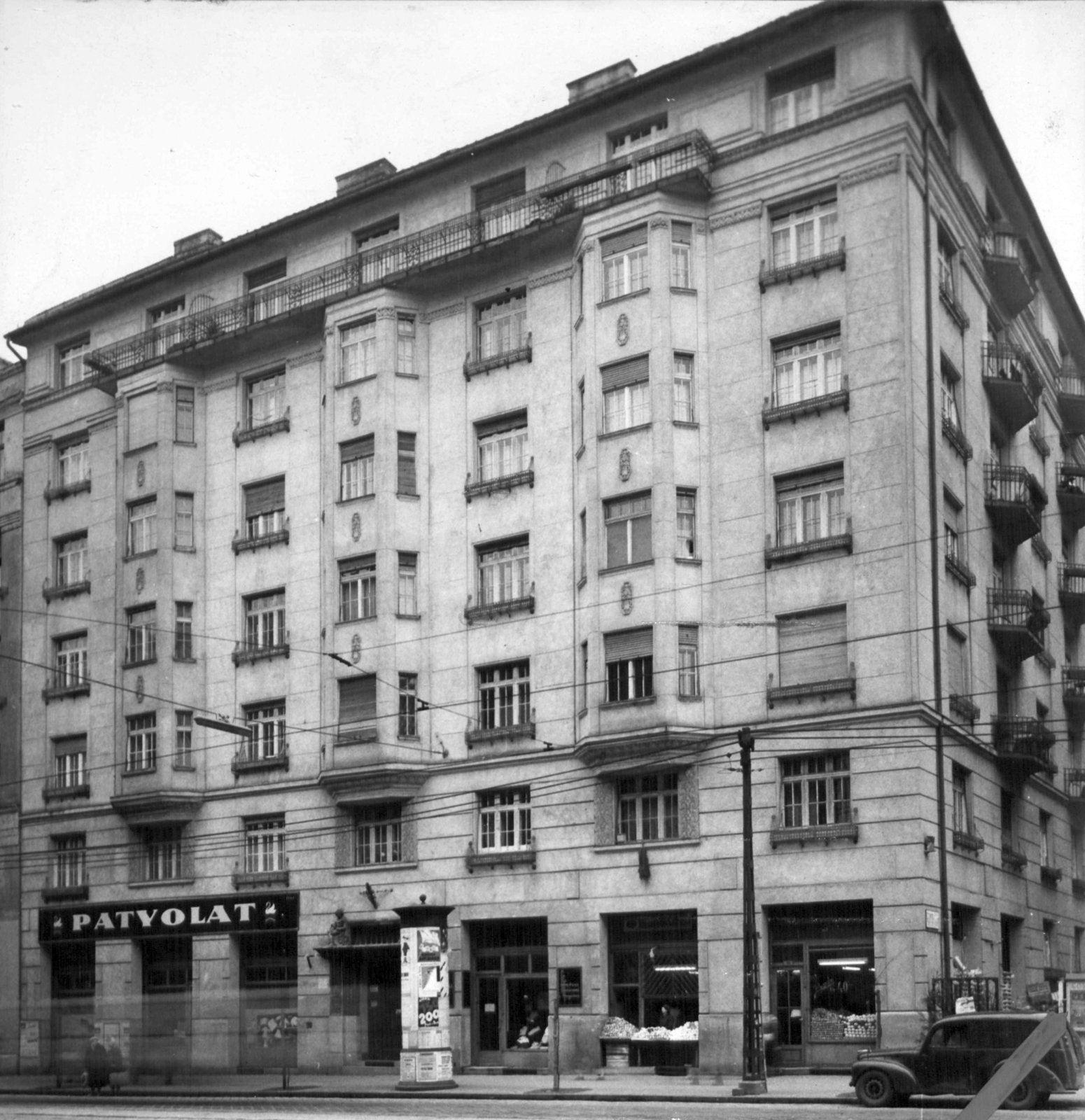 Hungary, Budapest II., Margit körút (Mártírok útja) 56. A kép forrását kérjük így adja meg: Fortepan / Budapest Főváros Levéltára. Levéltári jelzet: HU_BFL_XV_19_c_11, 1960, Budapest Főváros Levéltára / Városrendezési és Építészeti Osztályának fényképei, A Fővárosi Tanács VB Városrendezési és Építészeti Osztályának, Budapest, ad pillar, Fortepan #102046