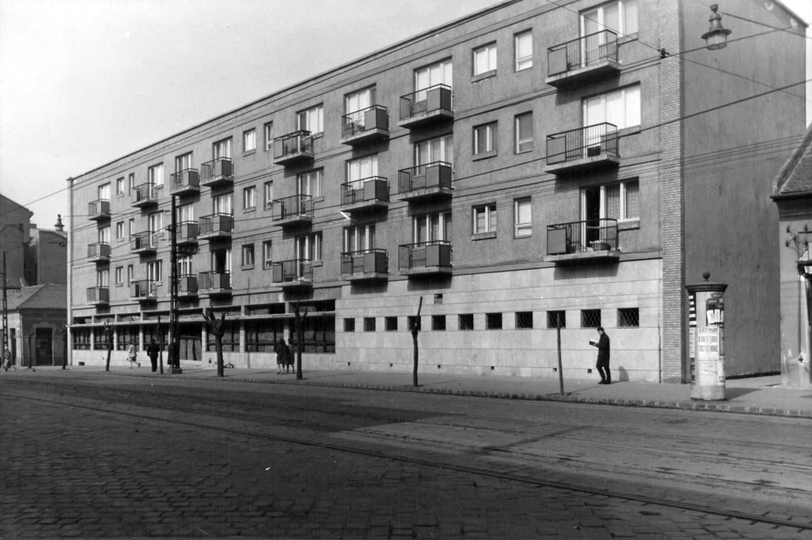 Hungary, Budapest IV., Árpád út 20-24. A kép forrását kérjük így adja meg: Fortepan / Budapest Főváros Levéltára. Levéltári jelzet: HU_BFL_XV_19_c_11, 1961, Budapest Főváros Levéltára / Városrendezési és Építészeti Osztályának fényképei, A Fővárosi Tanács VB Városrendezési és Építészeti Osztályának, Budapest, Fortepan #102056