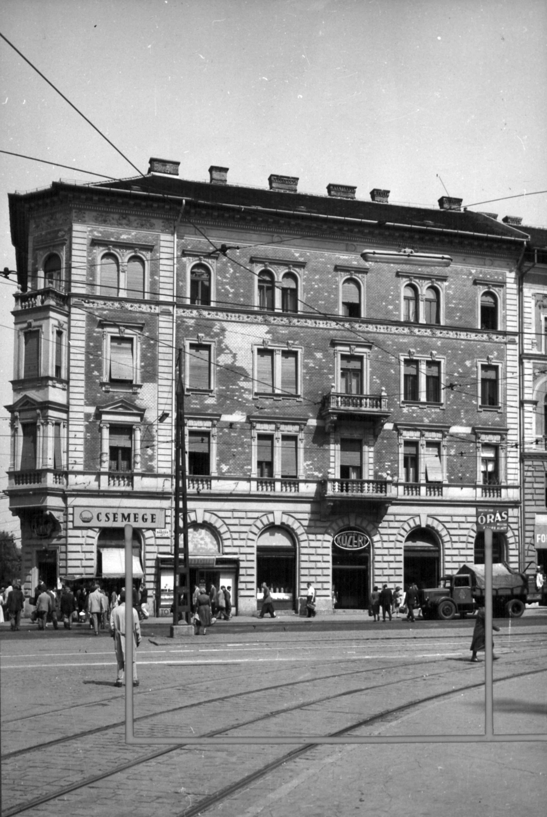 Hungary, Budapest VII., Baross tér 13., balra a Bethlen Gábor utca. A kép forrását kérjük így adja meg: Fortepan / Budapest Főváros Levéltára. Levéltári jelzet: HU_BFL_XV_19_c_11, 1961, Budapest Főváros Levéltára / Városrendezési és Építészeti Osztályának fényképei, A Fővárosi Tanács VB Városrendezési és Építészeti Osztályának, Budapest, Fortepan #102285