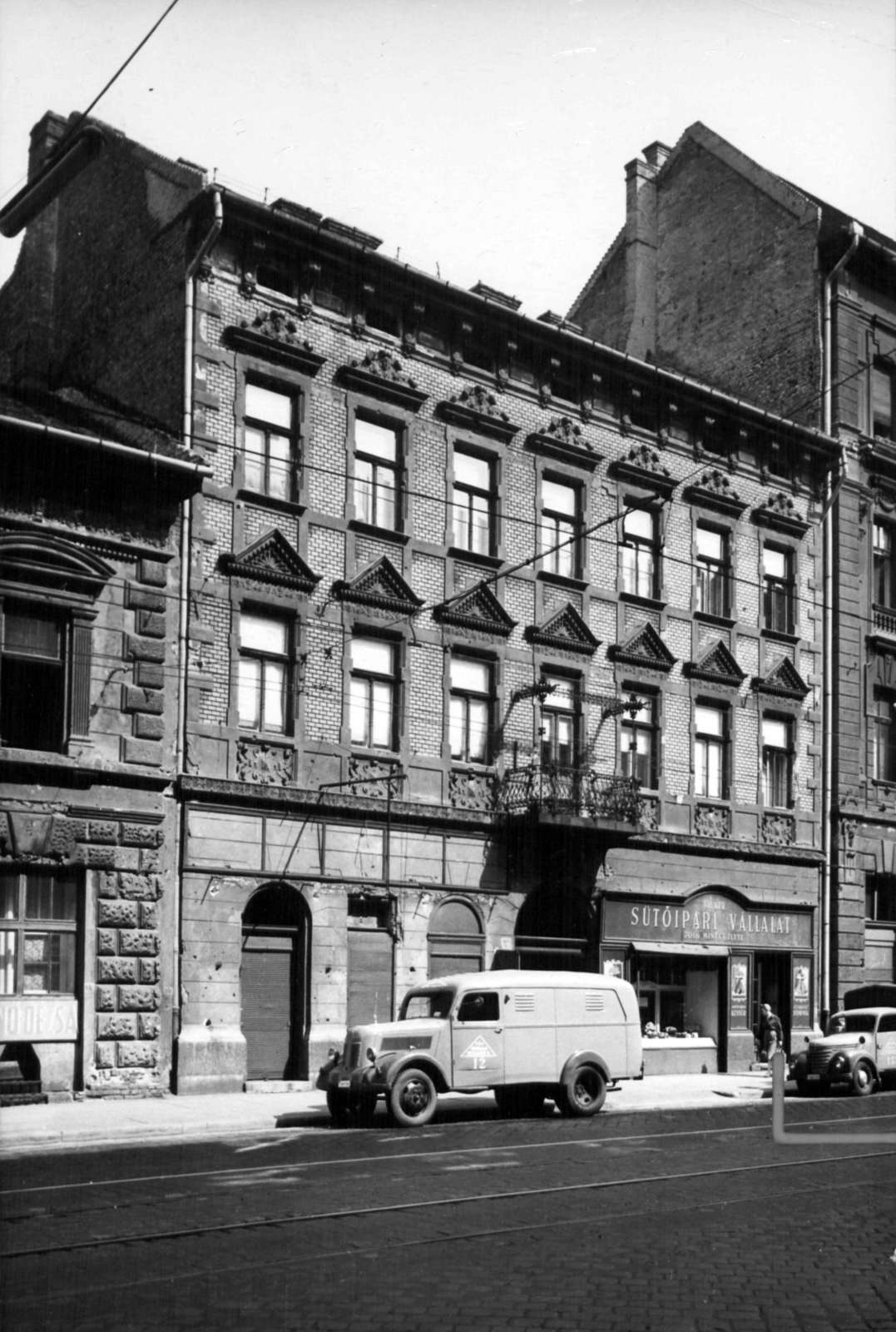 Hungary, Budapest VII., Thököly út 34. A kép forrását kérjük így adja meg: Fortepan / Budapest Főváros Levéltára. Levéltári jelzet: HU_BFL_XV_19_c_11, 1961, Budapest Főváros Levéltára / Városrendezési és Építészeti Osztályának fényképei, A Fővárosi Tanács VB Városrendezési és Építészeti Osztályának, Budapest, Fortepan #102314