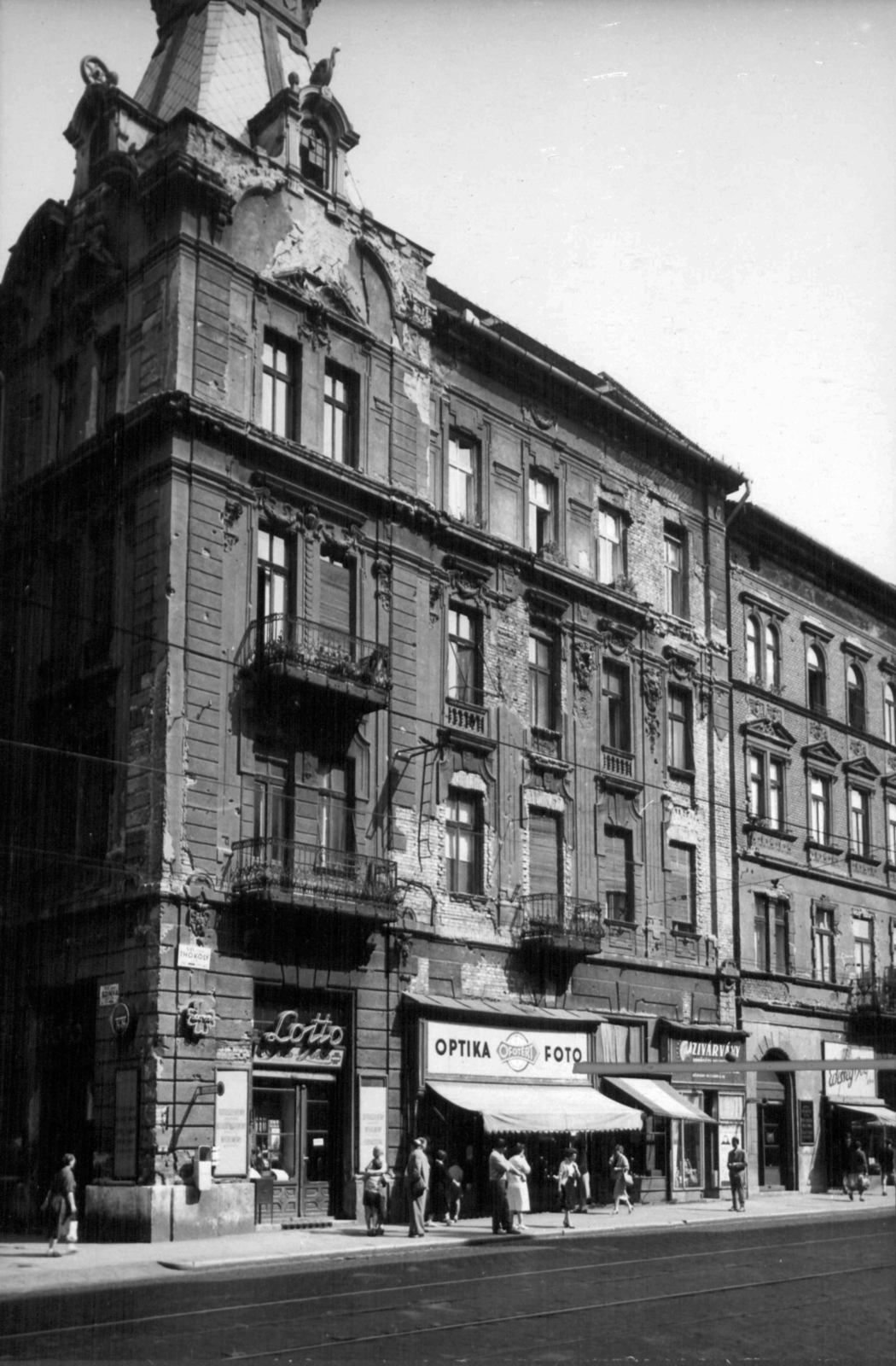 Hungary, Budapest VII., Thököly út 38., balra a Szinva utca. A kép forrását kérjük így adja meg: Fortepan / Budapest Főváros Levéltára. Levéltári jelzet: HU_BFL_XV_19_c_11, 1961, Budapest Főváros Levéltára / Városrendezési és Építészeti Osztályának fényképei, A Fővárosi Tanács VB Városrendezési és Építészeti Osztályának, Budapest, Fortepan #102315