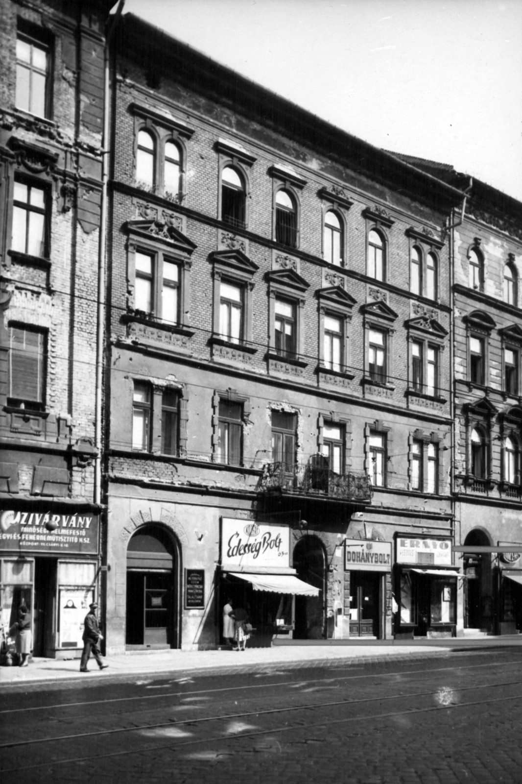 Hungary, Budapest VII., Thököly út 40. A kép forrását kérjük így adja meg: Fortepan / Budapest Főváros Levéltára. Levéltári jelzet: HU_BFL_XV_19_c_11, 1961, Budapest Főváros Levéltára / Városrendezési és Építészeti Osztályának fényképei, A Fővárosi Tanács VB Városrendezési és Építészeti Osztályának, Budapest, Fortepan #102316