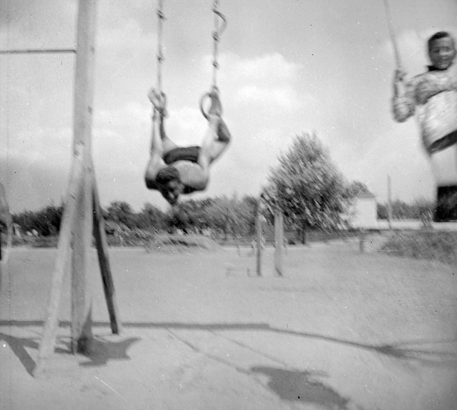 1943, Kurutz Márton, dangling, Fortepan #10238