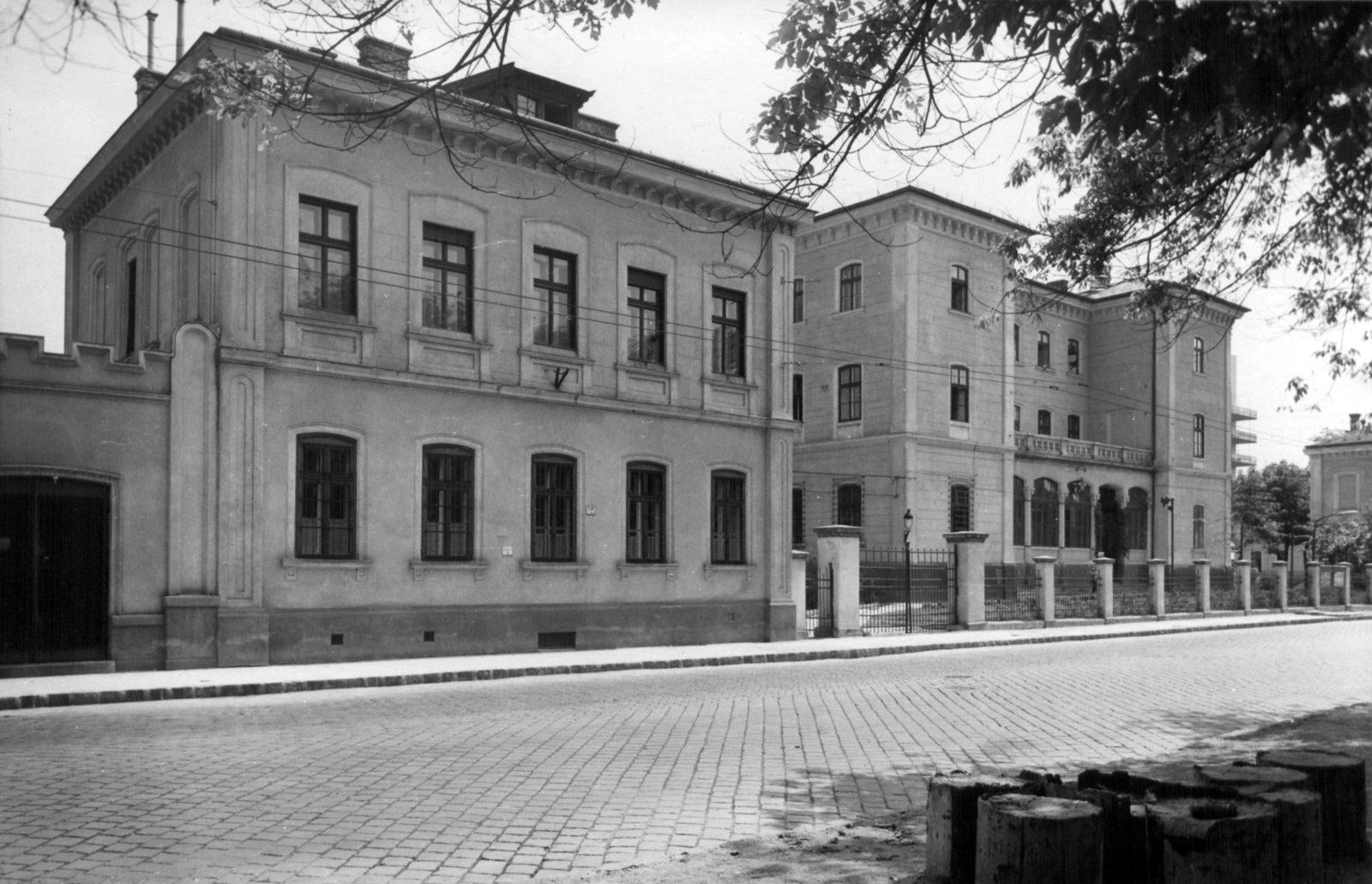 Hungary, Budapest VIII., II. János Pál pápa (Köztársaság) tér 20., Fővárosi Gázművek. A kép forrását kérjük így adja meg: Fortepan / Budapest Főváros Levéltára. Levéltári jelzet: HU_BFL_XV_19_c_11, 1961, Budapest Főváros Levéltára / Városrendezési és Építészeti Osztályának fényképei, A Fővárosi Tanács VB Városrendezési és Építészeti Osztályának, Budapest, Fortepan #102469