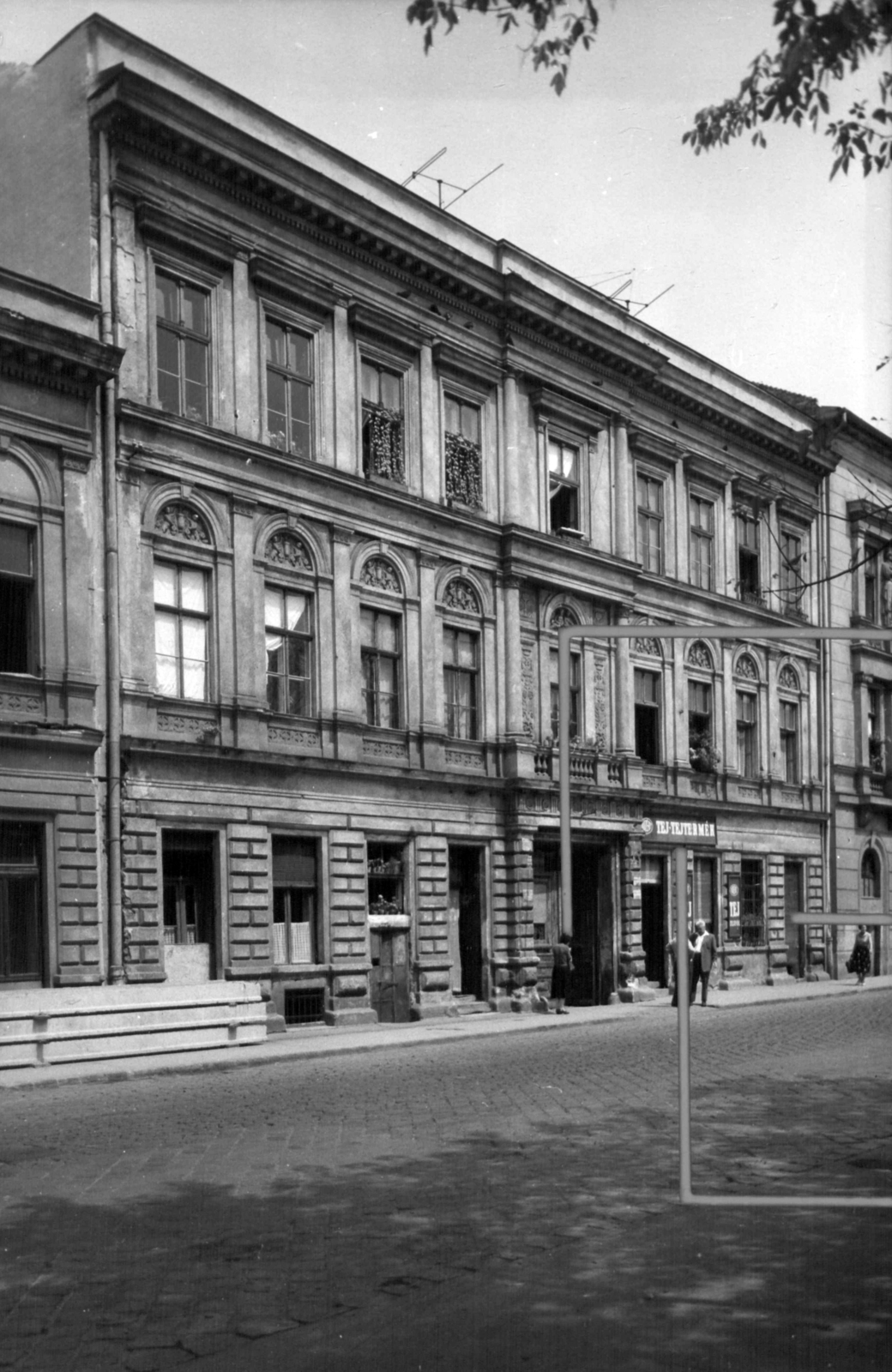 Magyarország, Budapest VIII., II. János Pál pápa (Köztársaság) tér 23. A kép forrását kérjük így adja meg: Fortepan / Budapest Főváros Levéltára. Levéltári jelzet: HU_BFL_XV_19_c_11, 1961, Budapest Főváros Levéltára / Városrendezési és Építészeti Osztályának fényképei, A Fővárosi Tanács VB Városrendezési és Építészeti Osztályának, Budapest, Fortepan #102472