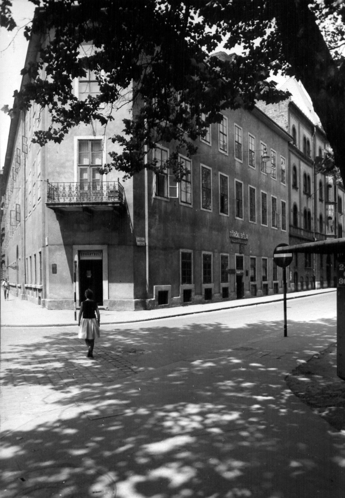 Hungary, Budapest VIII., Üllői út 24., Szentkirályi utca sarok, a Magyarországi Evangélikus Egyház Országos Irodája. A kép forrását kérjük így adja meg: Fortepan / Budapest Főváros Levéltára. Levéltári jelzet: HU_BFL_XV_19_c_11, 1961, Budapest Főváros Levéltára / Városrendezési és Építészeti Osztályának fényképei, A Fővárosi Tanács VB Városrendezési és Építészeti Osztályának, Budapest, Fortepan #102495