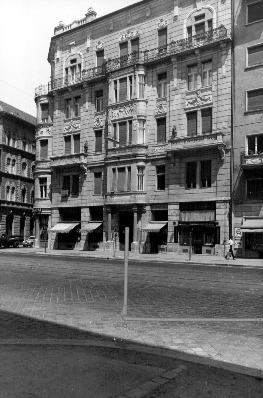 Hungary, Budapest VIII., Üllői út 66/a, balra a Nagy Templom utca. A kép forrását kérjük így adja meg: Fortepan / Budapest Főváros Levéltára. Levéltári jelzet: HU_BFL_XV_19_c_11, 1961, Budapest Főváros Levéltára / Városrendezési és Építészeti Osztályának fényképei, A Fővárosi Tanács VB Városrendezési és Építészeti Osztályának, Budapest, Fortepan #102521