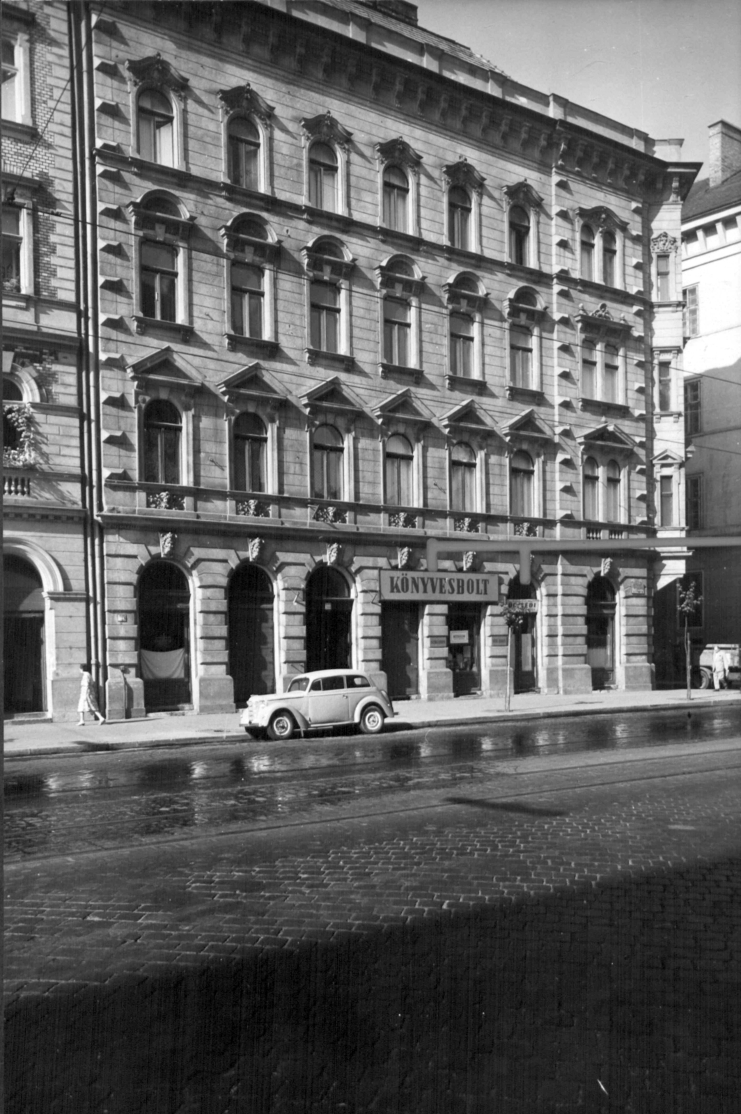 Hungary, Budapest IX., Üllői út 53/a, jobbra a Liliom utca. A kép forrását kérjük így adja meg: Fortepan / Budapest Főváros Levéltára. Levéltári jelzet: HU_BFL_XV_19_c_11, 1961, Budapest Főváros Levéltára / Városrendezési és Építészeti Osztályának fényképei, A Fővárosi Tanács VB Városrendezési és Építészeti Osztályának, Budapest, Fortepan #102549