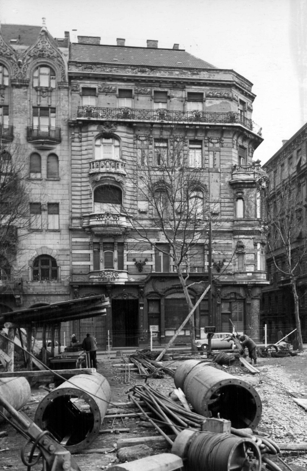Magyarország, Budapest V., Március 15. tér, a Hídépítő Vállalat felvonulási területe, jobbra a Molnár utca., 1962, Budapest Főváros Levéltára / Városrendezési és Építészeti Osztályának fényképei, A Fővárosi Tanács VB Városrendezési és Építészeti Osztályának, Budapest, Fortepan #102648