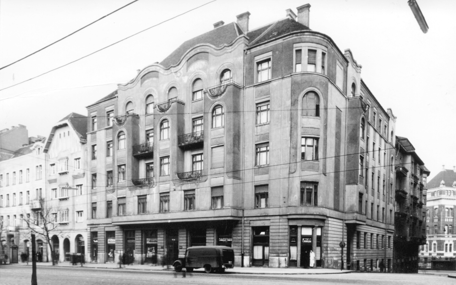 Hungary, Budapest XI., Bartók Béla út 10-12., jobbra Csíky utca. A kép forrását kérjük így adja meg: Fortepan / Budapest Főváros Levéltára. Levéltári jelzet: HU_BFL_XV_19_c_11, 1958, Budapest Főváros Levéltára / Városrendezési és Építészeti Osztályának fényképei, A Fővárosi Tanács VB Városrendezési és Építészeti Osztályának, Budapest, cornerhouse, Fortepan #102809