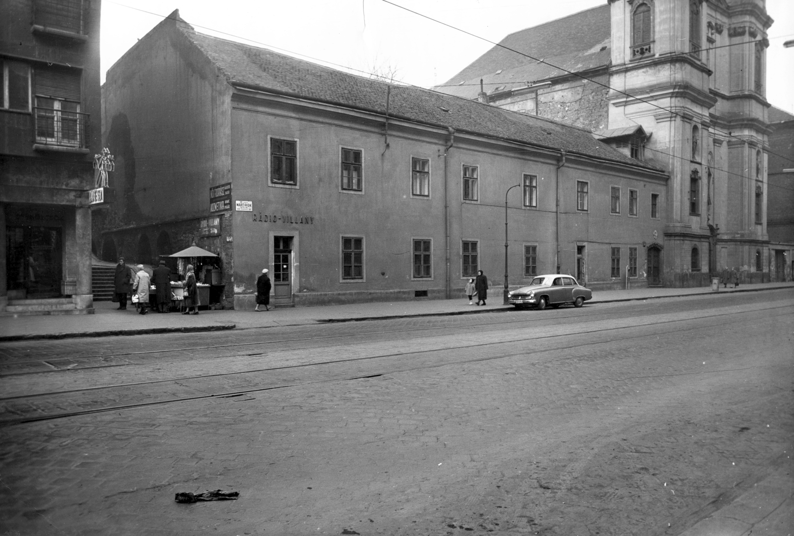 Hungary, Budapest II., Margit körút (Mártírok útja), szemben Országúti ferences plébánia és templom. A kép forrását kérjük így adja meg: Fortepan / Budapest Főváros Levéltára. Levéltári jelzet: HU_BFL_XV_19_c_11, 1960, Budapest Főváros Levéltára / Városrendezési és Építészeti Osztályának fényképei, A Fővárosi Tanács VB Városrendezési és Építészeti Osztályának, church, Budapest, Fortepan #102977