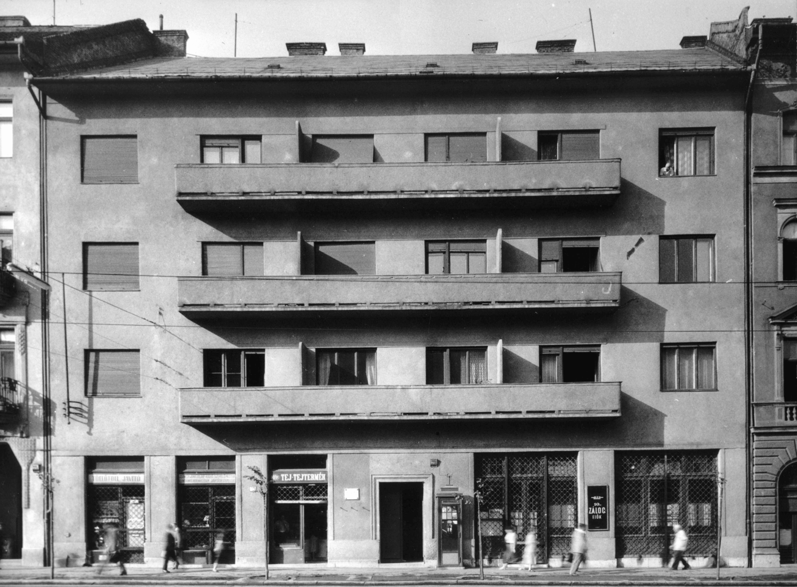 Hungary, Budapest IX., Üllői út 115/a. A kép forrását kérjük így adja meg: Fortepan / Budapest Főváros Levéltára. Levéltári jelzet: HU_BFL_XV_19_c_11, 1958, Budapest Főváros Levéltára / Városrendezési és Építészeti Osztályának fényképei, A Fővárosi Tanács VB Városrendezési és Építészeti Osztályának, Budapest, dairy, phone booth, balcony, pawn shop, fountain pen shop, Fortepan #103130