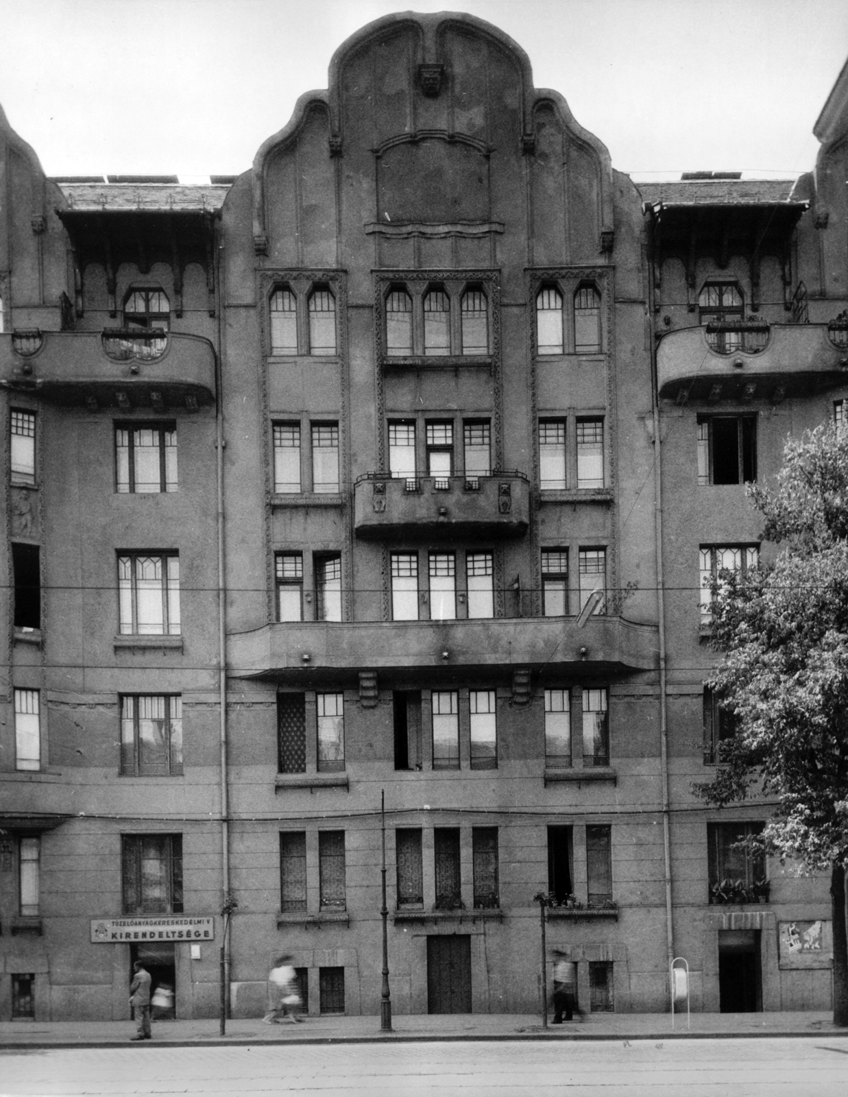 Hungary, Budapest IX., Üllői út 119. A kép forrását kérjük így adja meg: Fortepan / Budapest Főváros Levéltára. Levéltári jelzet: HU_BFL_XV_19_c_11, 1958, Budapest Főváros Levéltára / Városrendezési és Építészeti Osztályának fényképei, A Fővárosi Tanács VB Városrendezési és Építészeti Osztályának, Budapest, balcony, Fortepan #103132